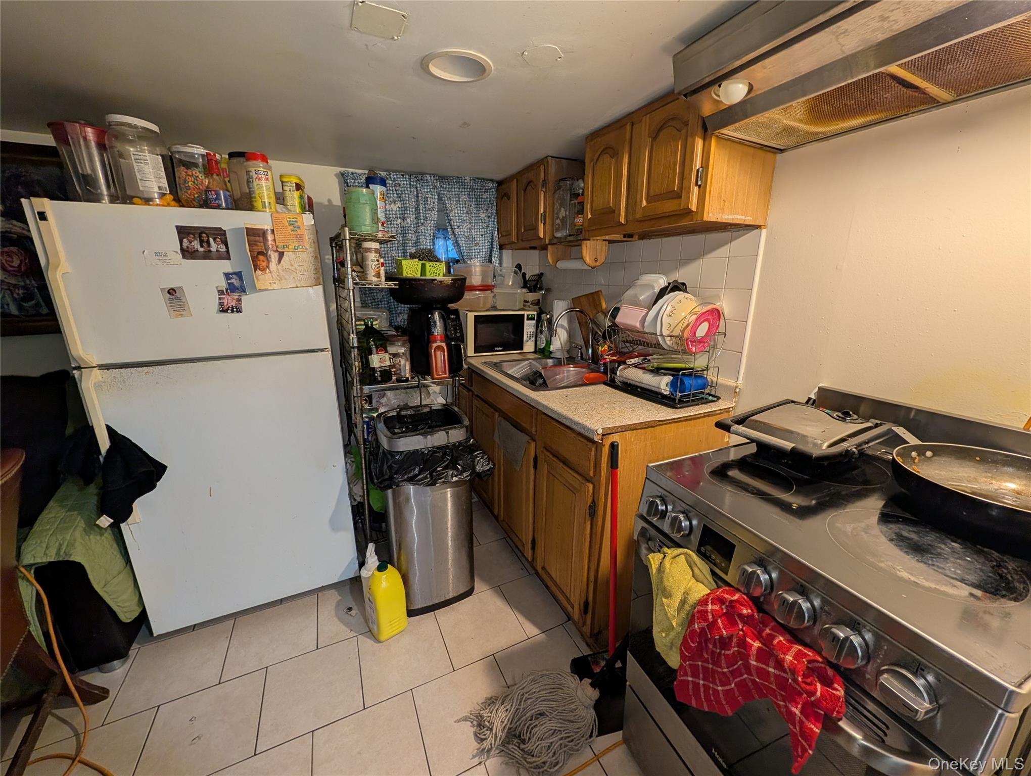 Single Family 76th  Queens, NY 11421, MLS-961201-25