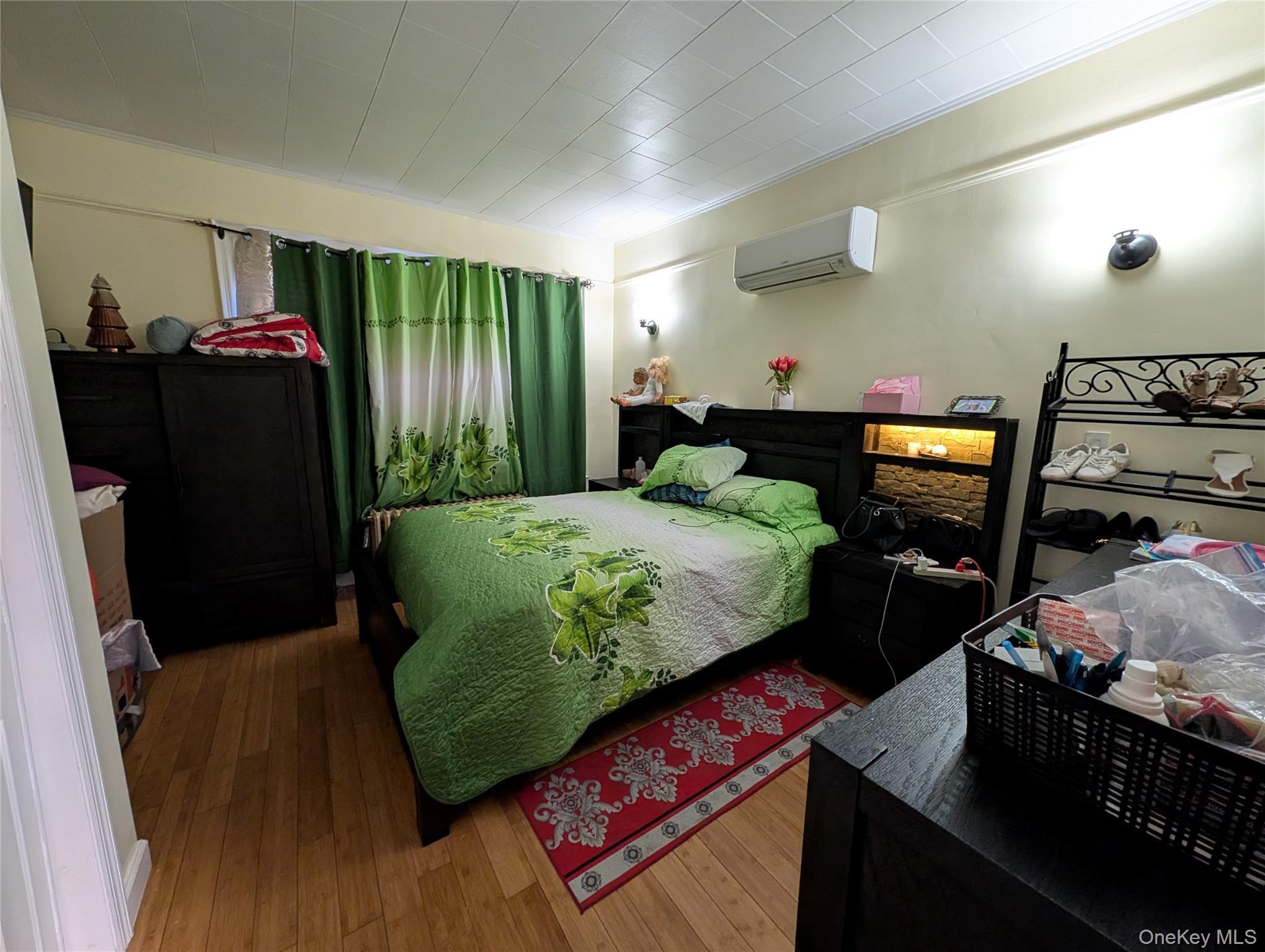 Single Family 76th  Queens, NY 11421, MLS-961201-8