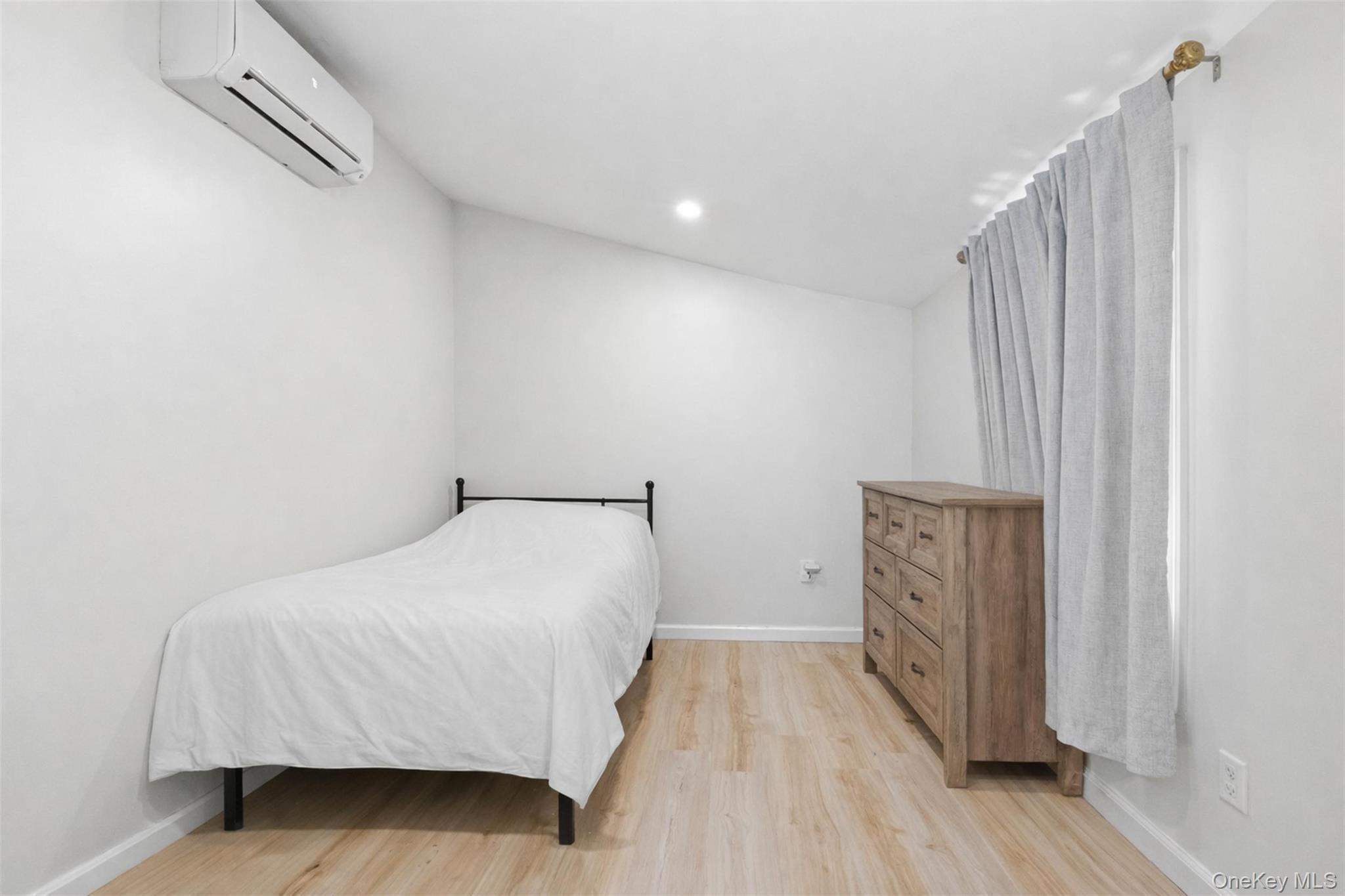 Single Family Warwick  Orange County, NY 10990, MLS-961212-15