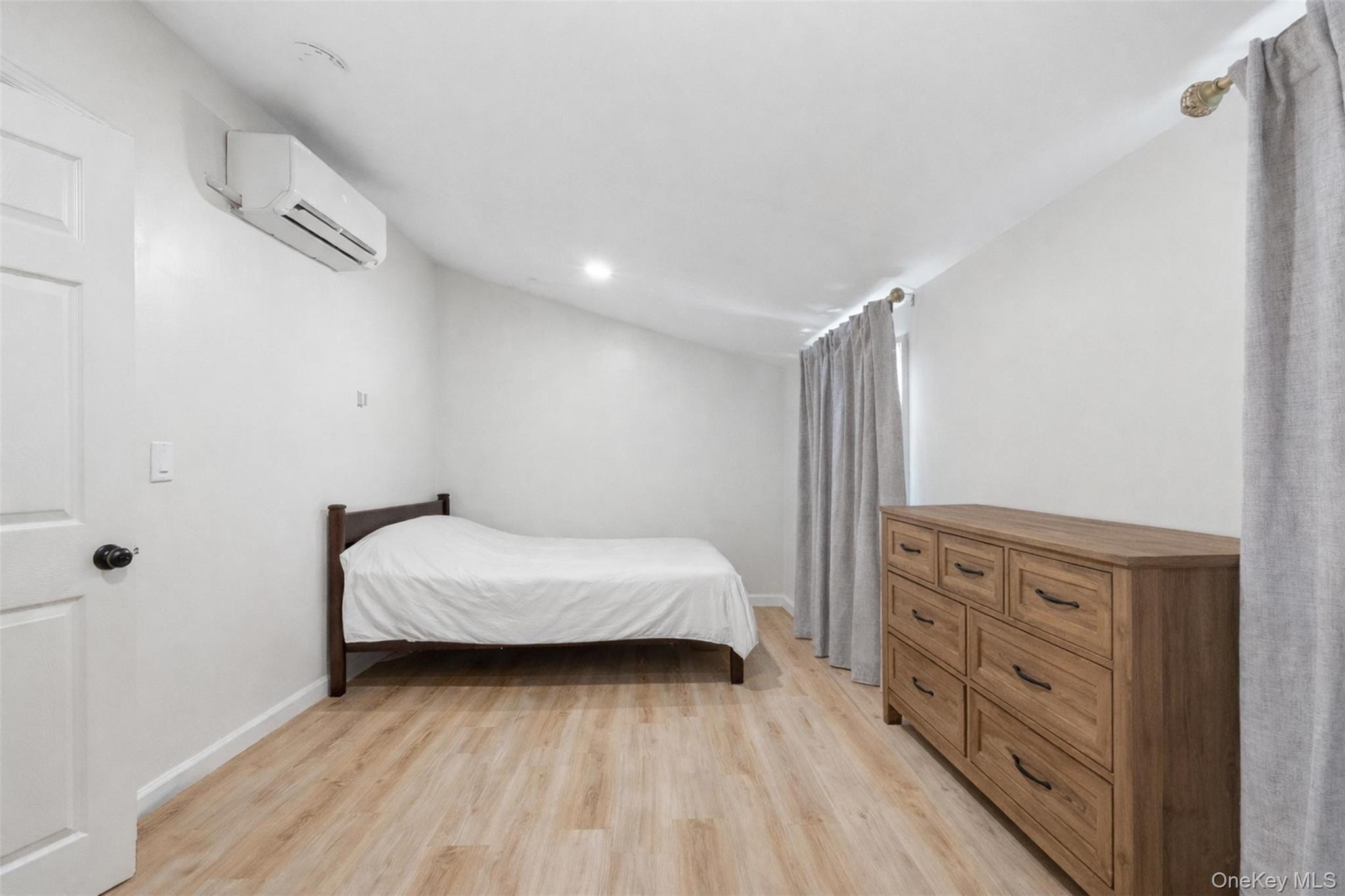 Single Family Warwick  Orange County, NY 10990, MLS-961212-17