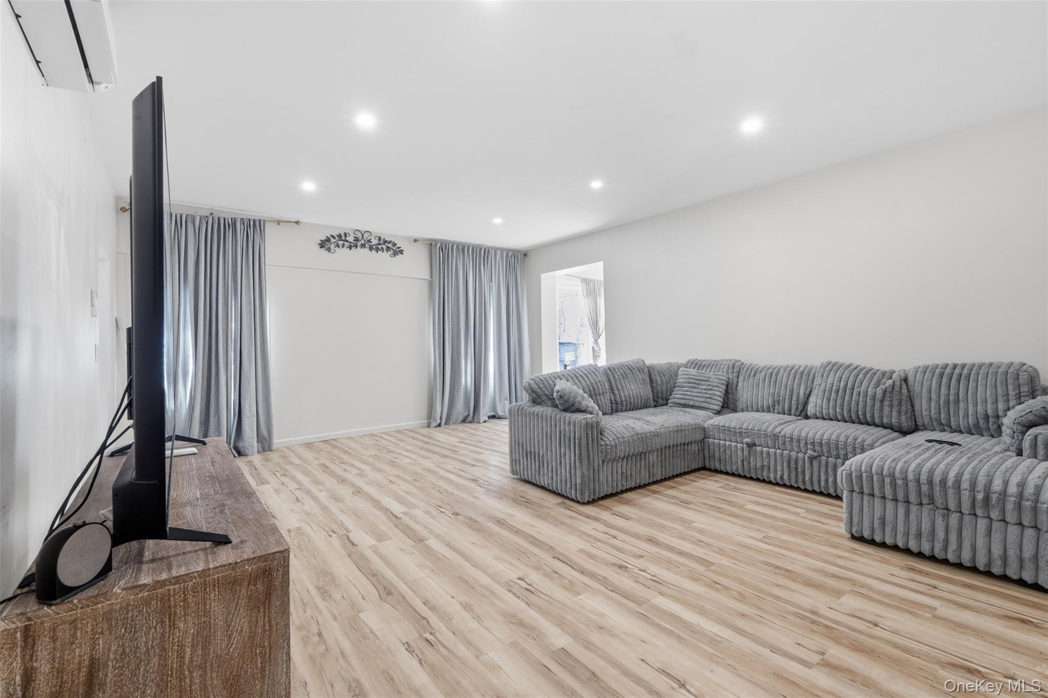 Single Family Warwick  Orange County, NY 10990, MLS-961212-21