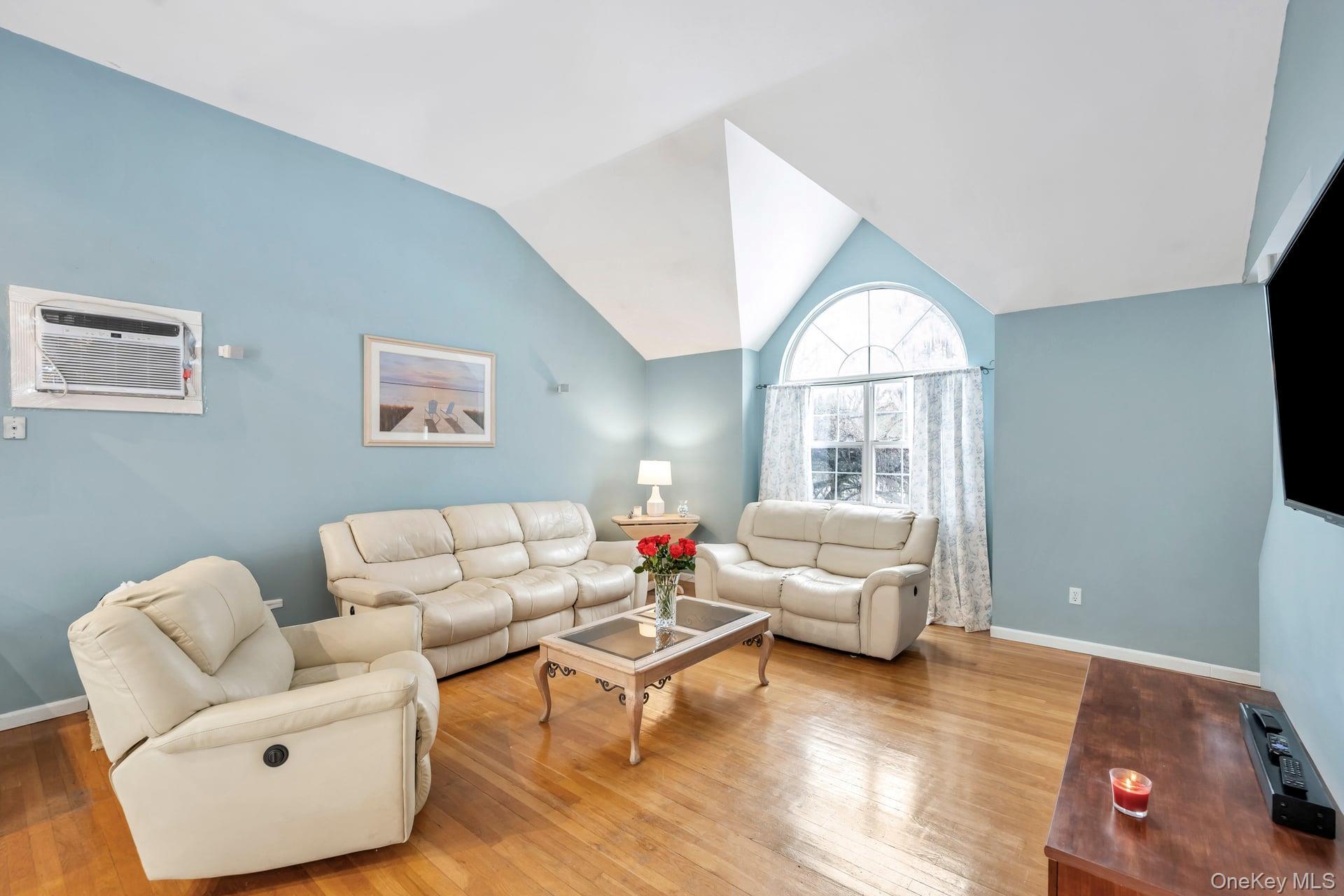 Single Family Friendship  Suffolk County, NY 11778, MLS-961233-31