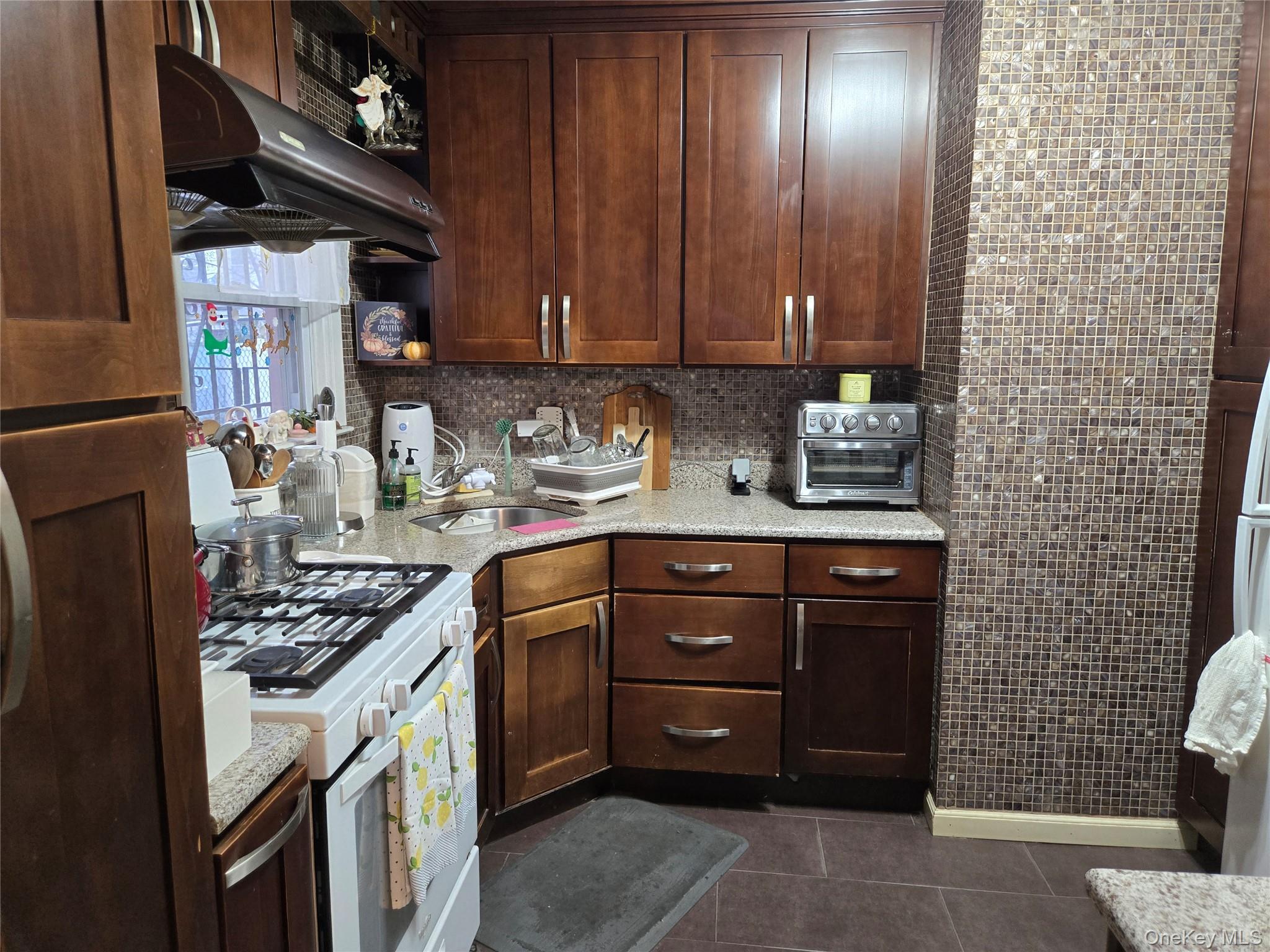 Single Family 75th  Queens, NY 11421, MLS-961240-8