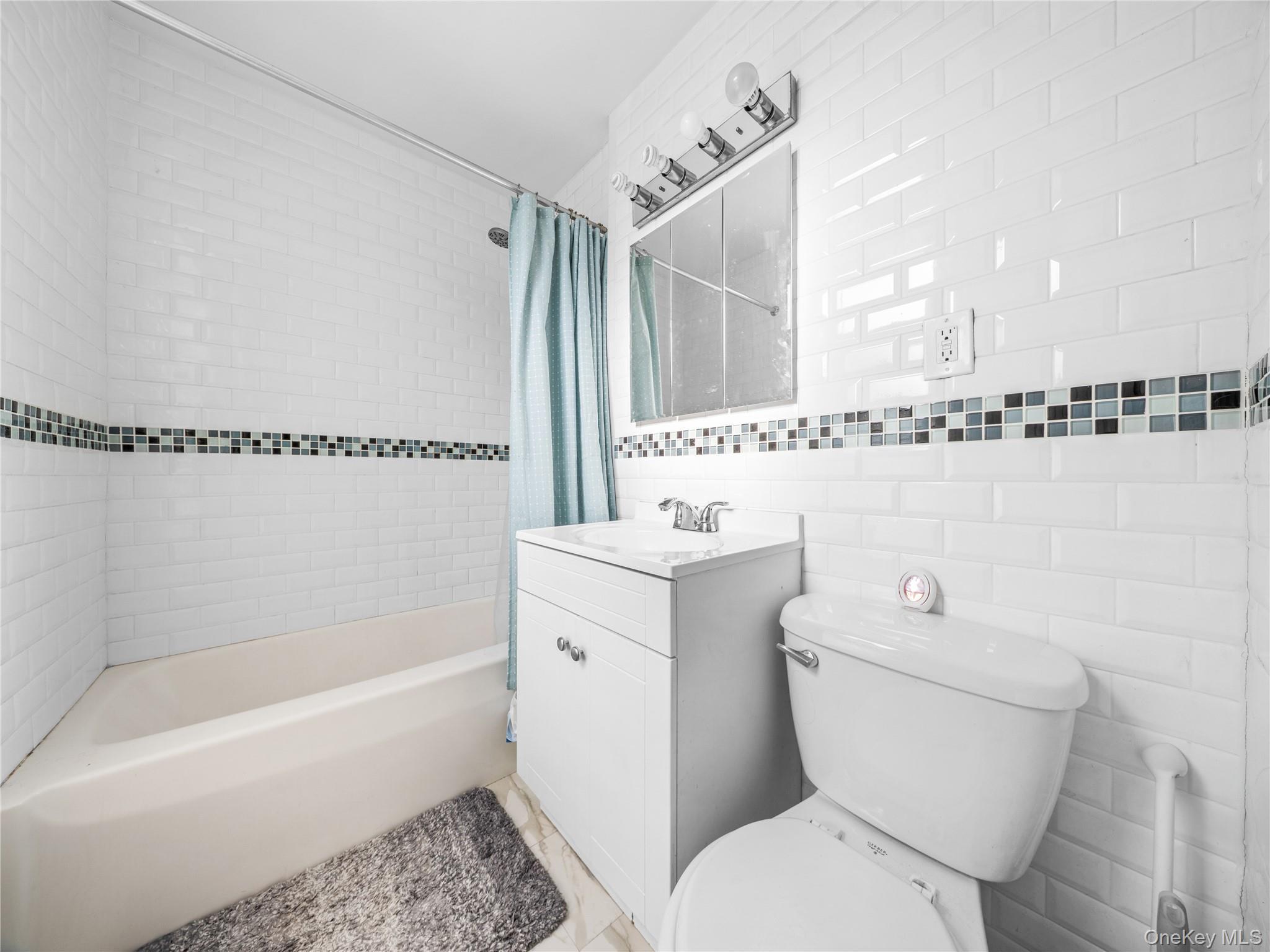 Condo Leverich  Queens, NY 11372, MLS-961244-17