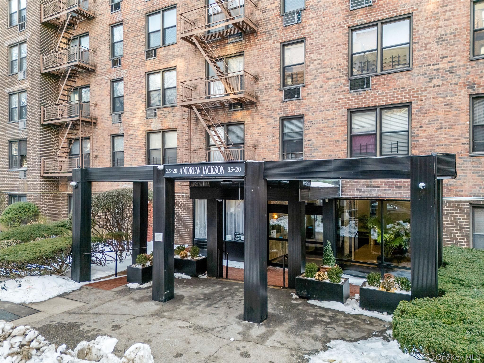 Condo Leverich Queens, NY 11372, MLS-961244-2