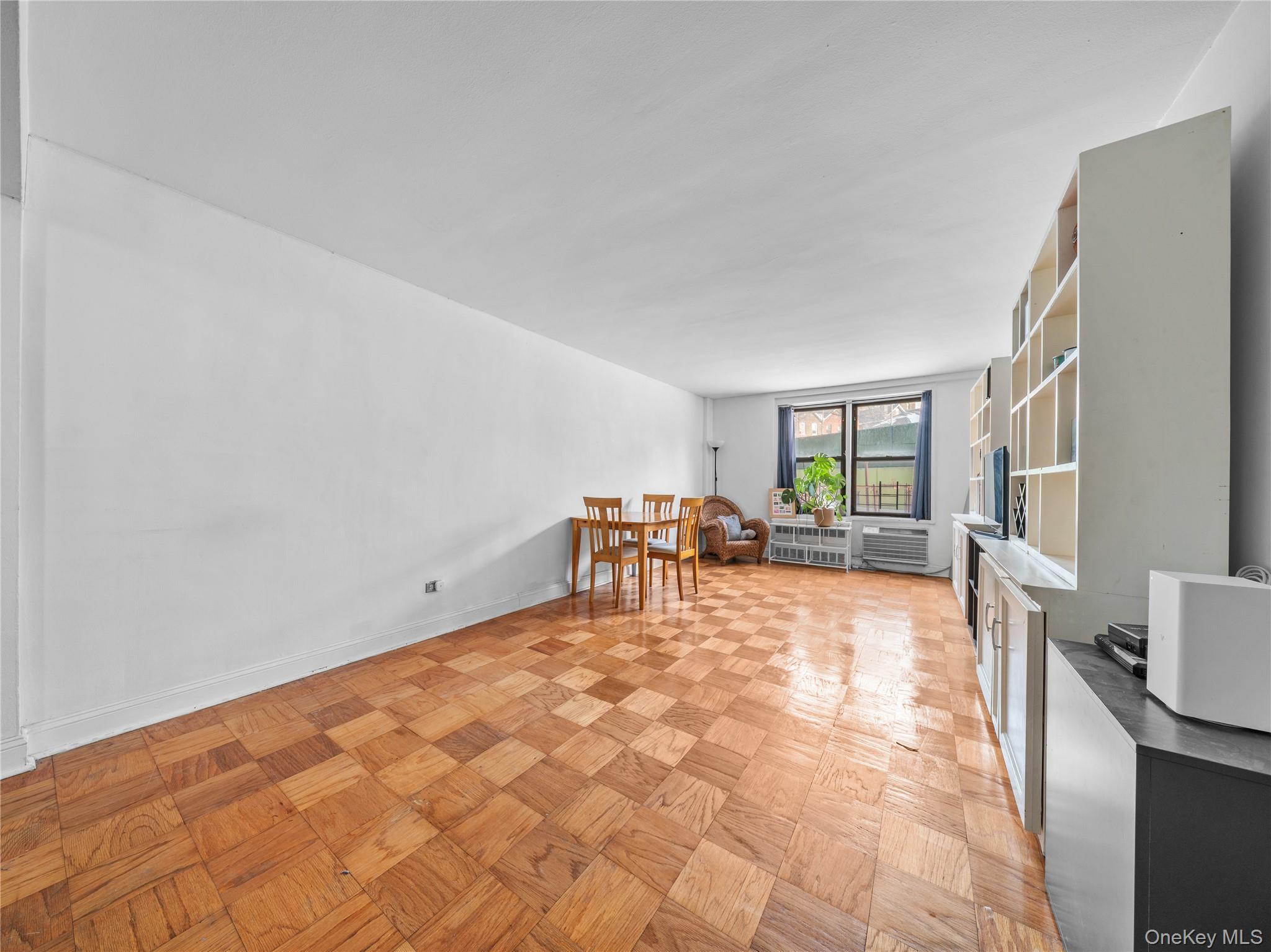 Condo Leverich Queens, NY 11372, MLS-961244-7