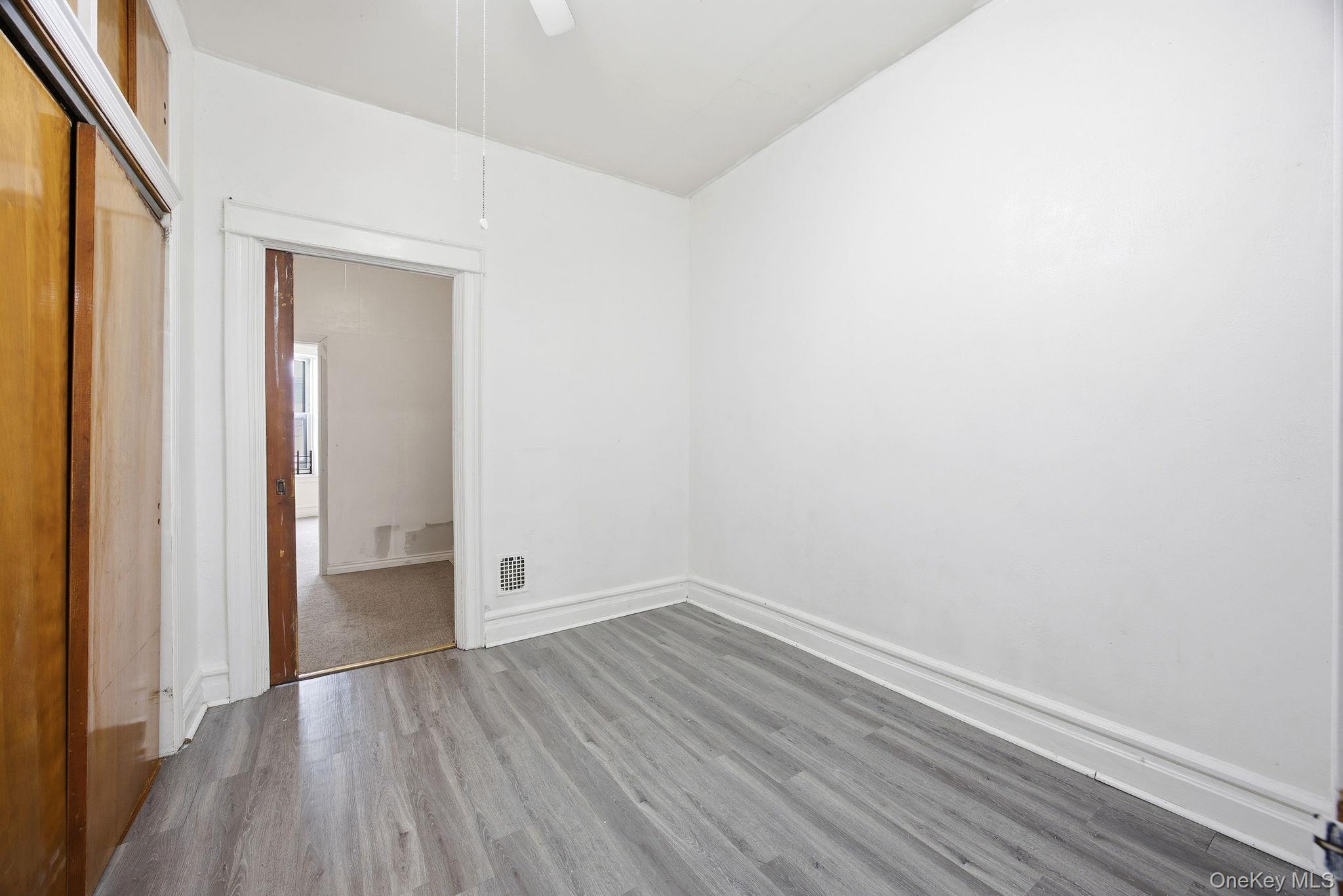 Single Family Putnam Queens, NY 11385, MLS-961248-10