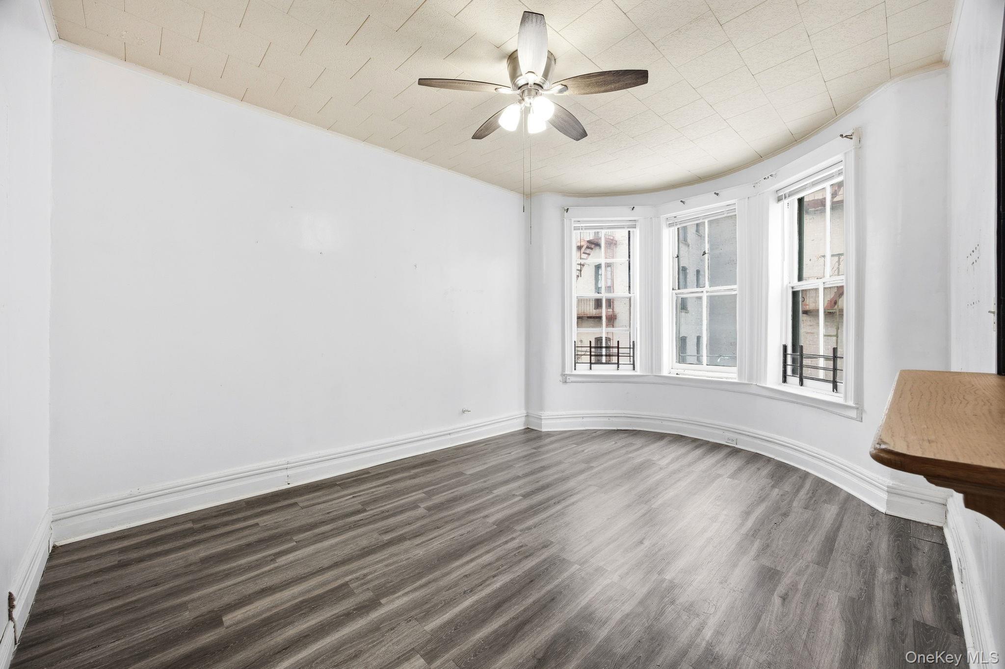 Single Family Putnam Queens, NY 11385, MLS-961248-7