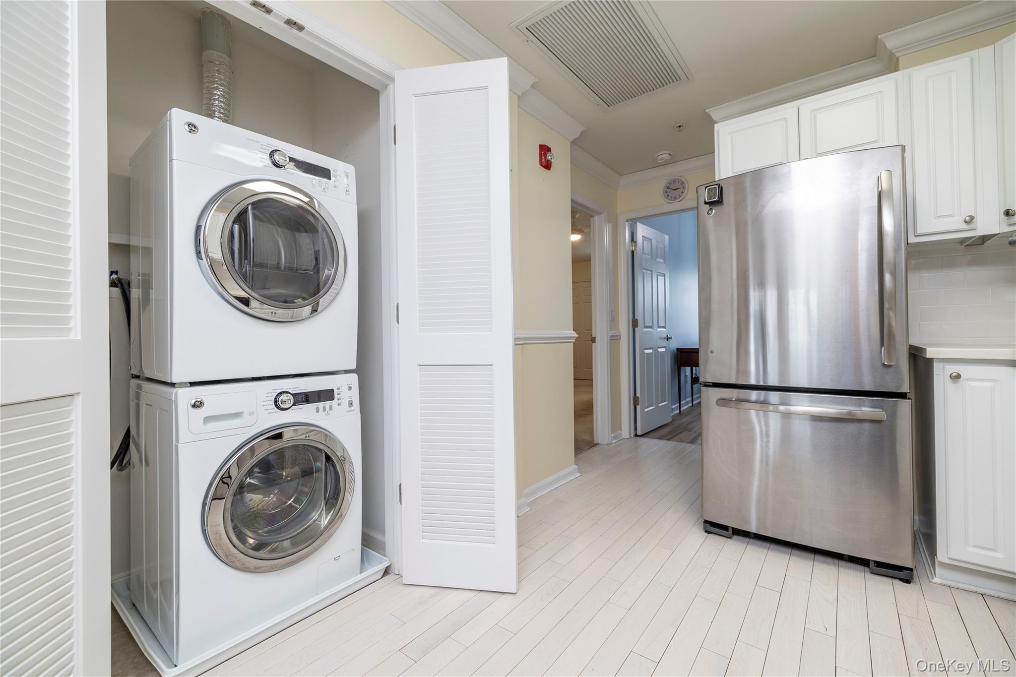 Condo Willow  Nassau County, NY 11580, MLS-961250-11