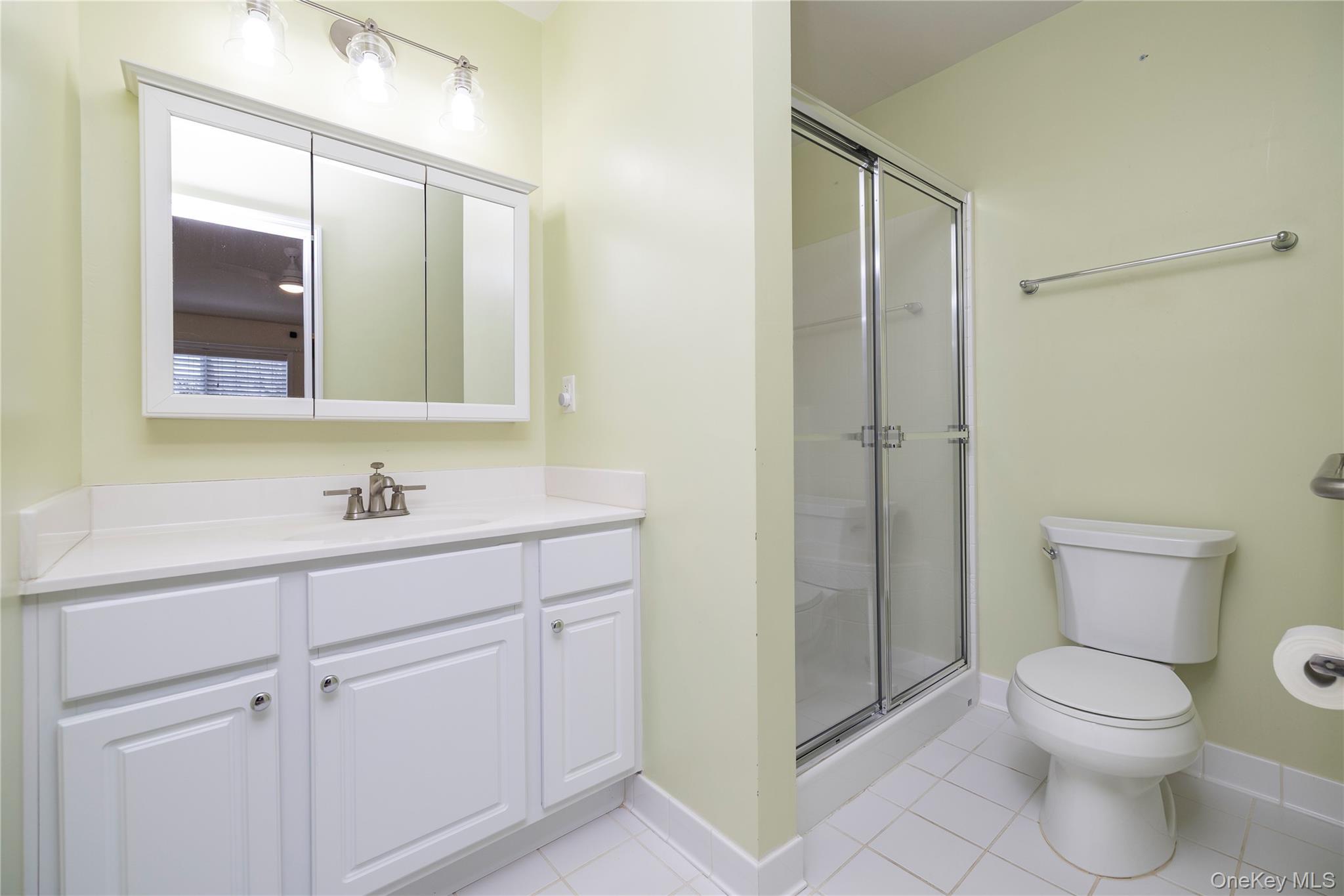 Condo Willow  Nassau County, NY 11580, MLS-961250-14