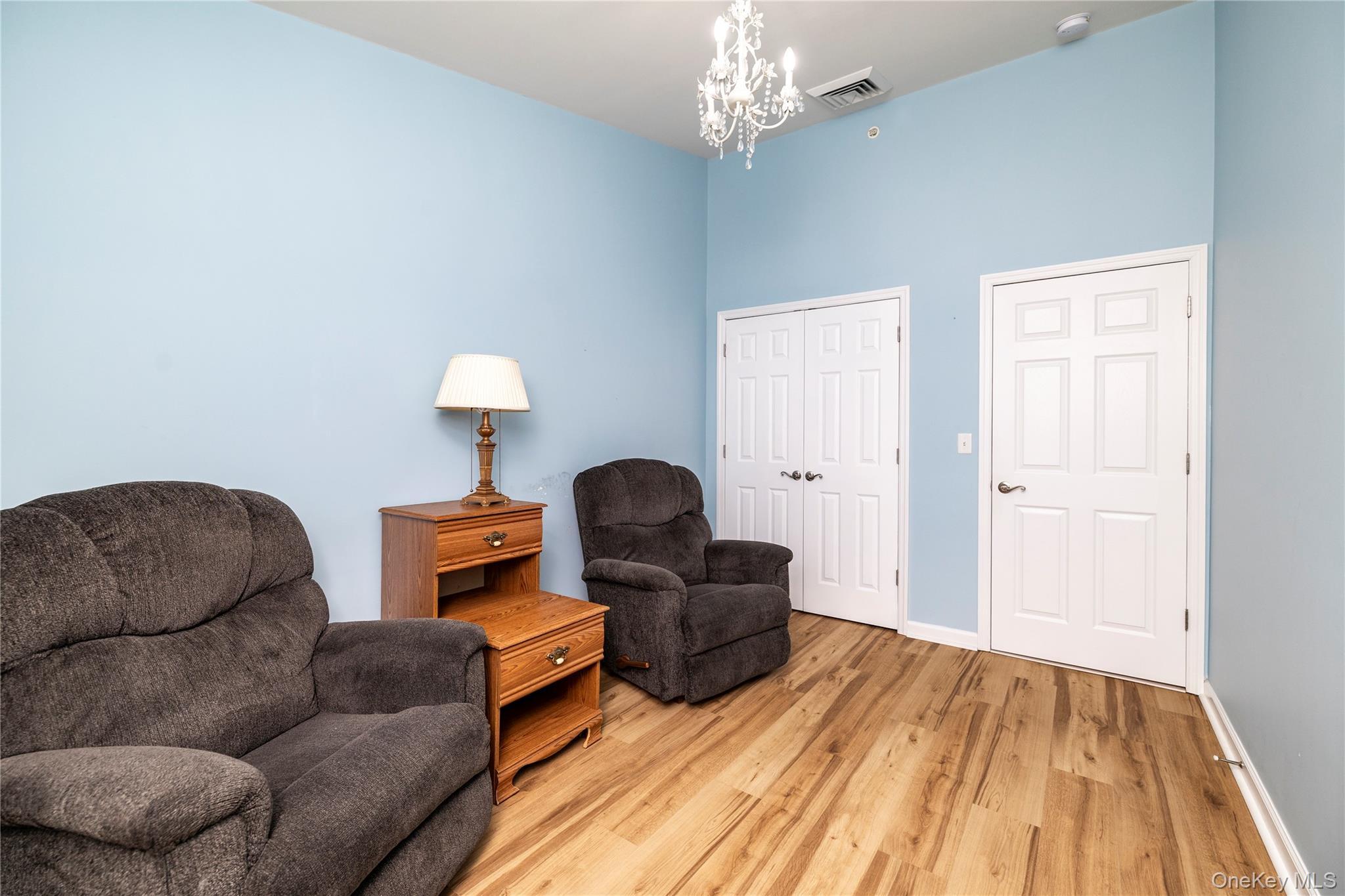 Condo Willow  Nassau County, NY 11580, MLS-961250-17