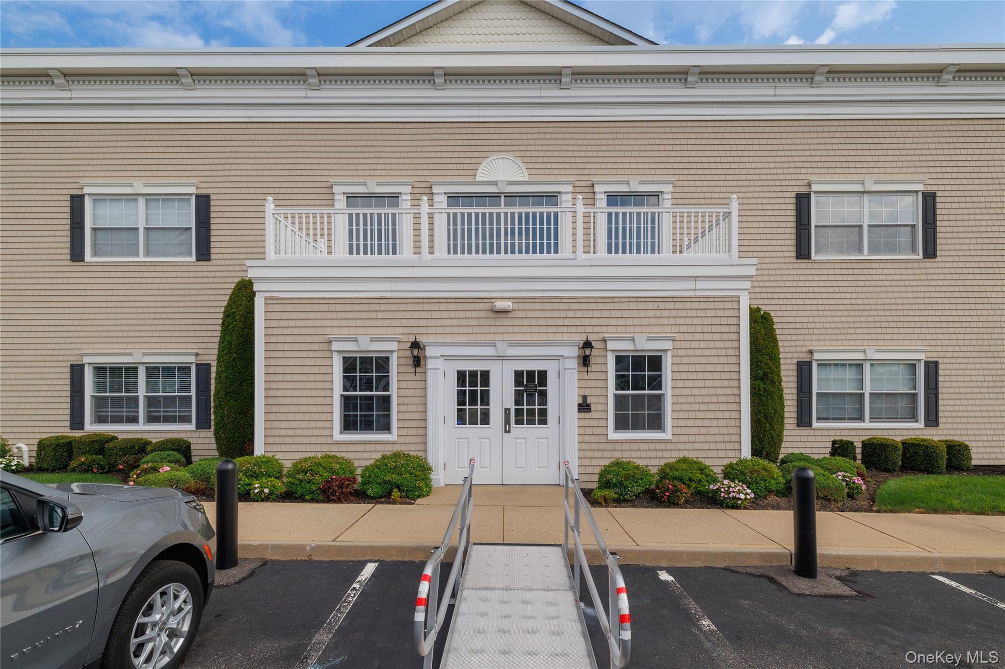 Condo Willow  Nassau County, NY 11580, MLS-961250-18