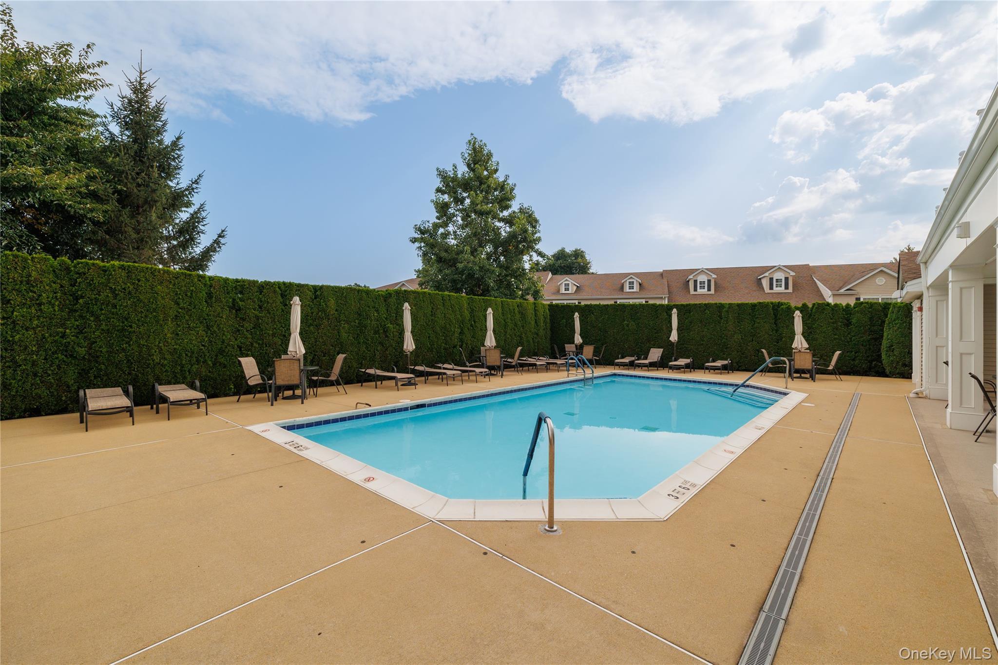 Condo Willow  Nassau County, NY 11580, MLS-961250-25