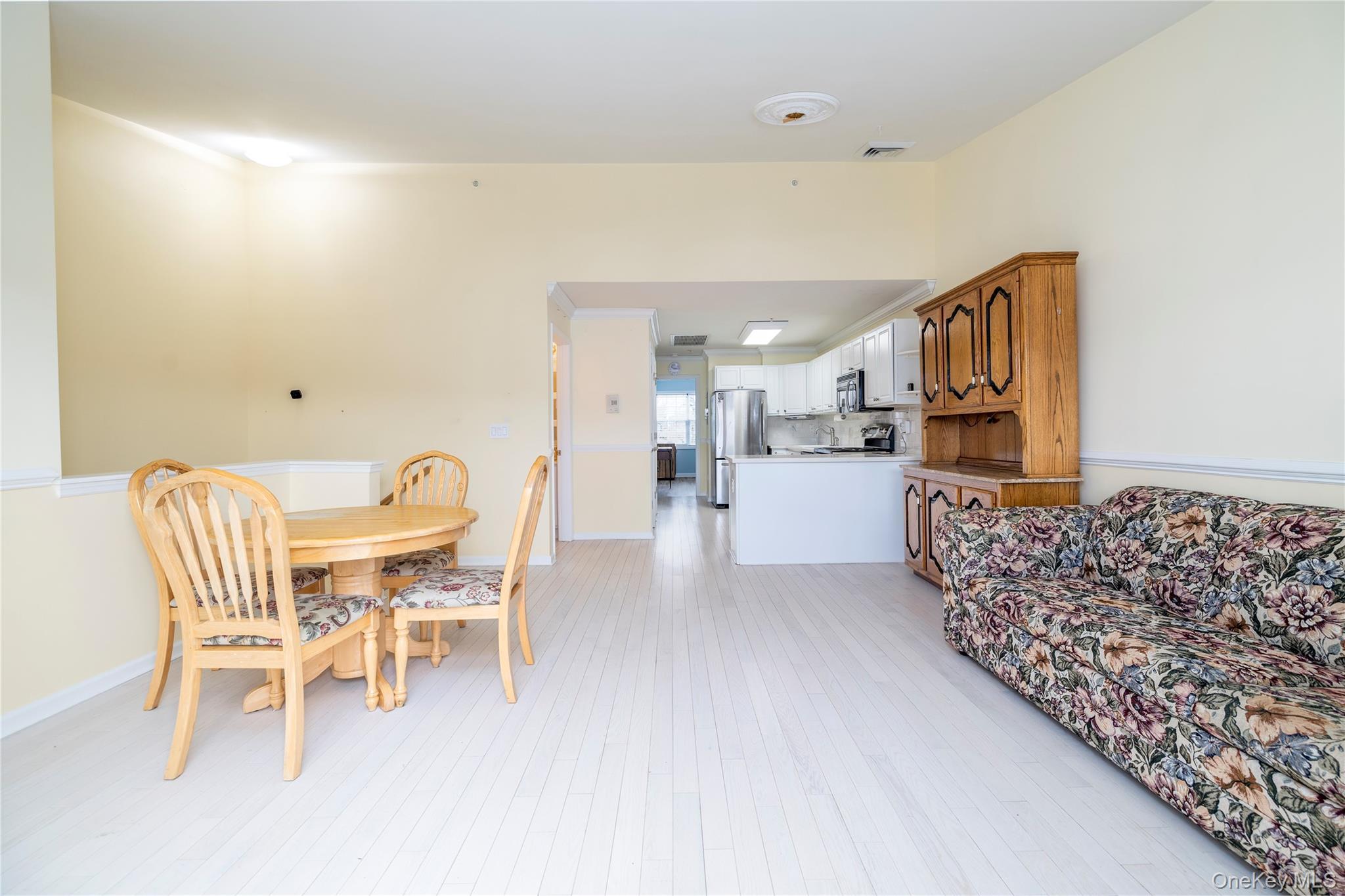 Condo Willow  Nassau County, NY 11580, MLS-961250-6