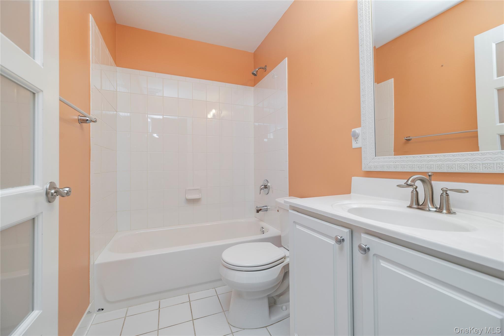 Condo Willow  Nassau County, NY 11580, MLS-961250-8