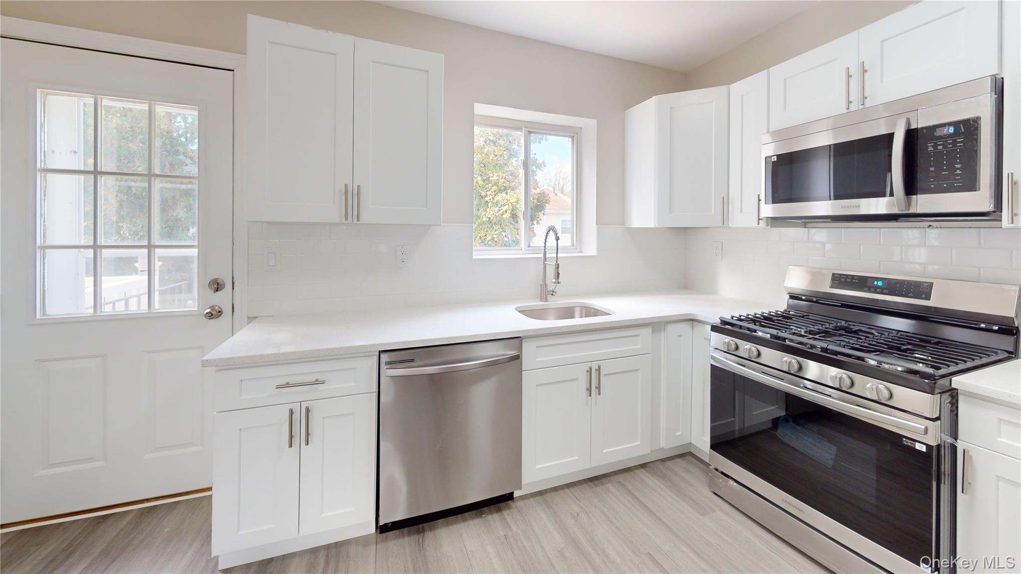 Single Family Lyceum  Staten Island, NY 10310, MLS-961272-22