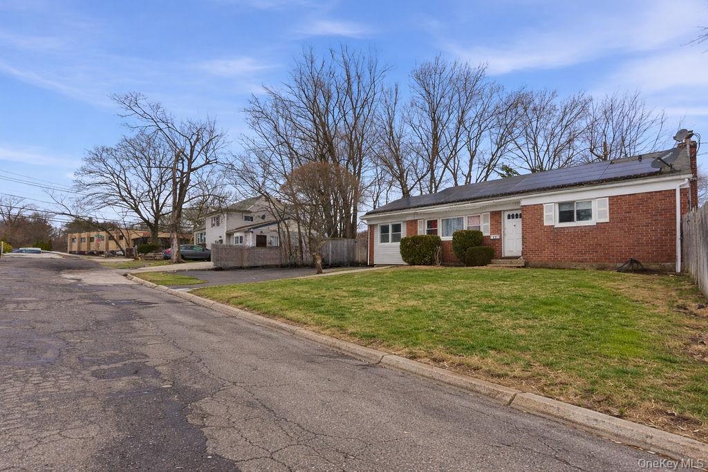 Single Family Oakley  Suffolk County, NY 11746, MLS-961285-3