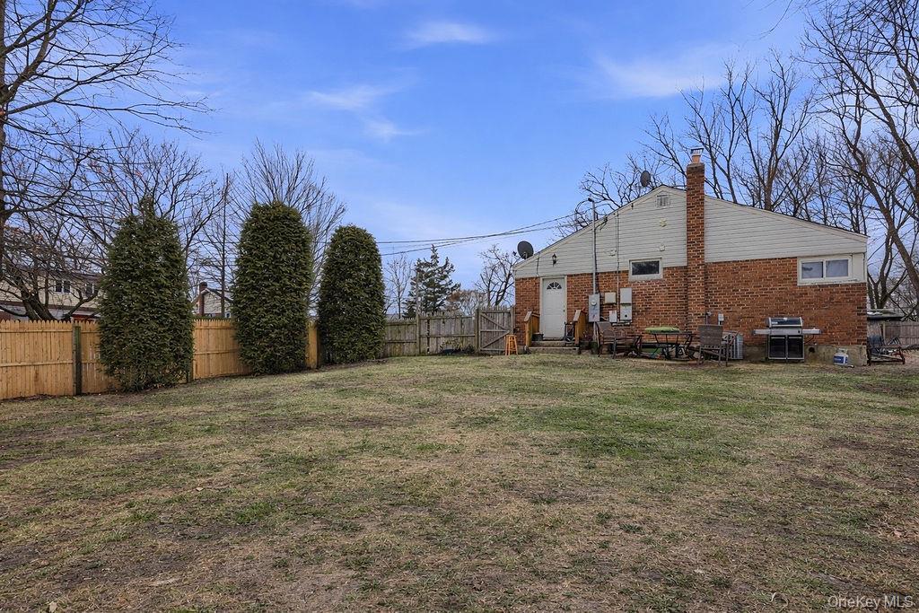 Single Family Oakley  Suffolk County, NY 11746, MLS-961285-4