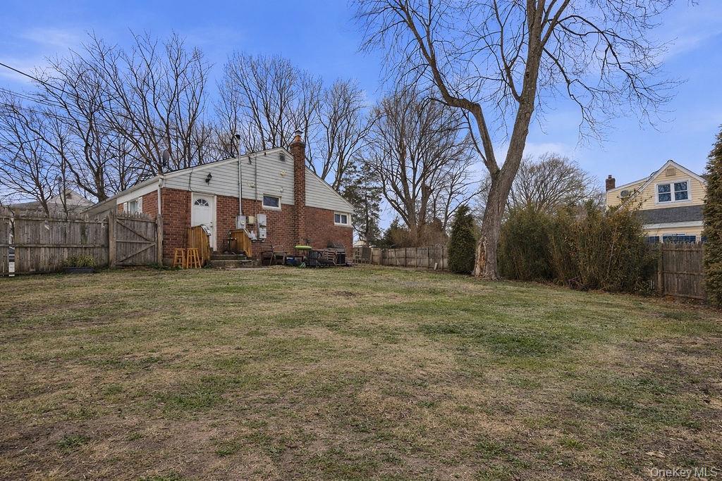 Single Family Oakley  Suffolk County, NY 11746, MLS-961285-6