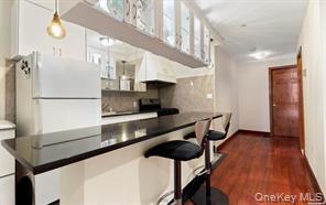 Condo 37th  Queens, NY 11354, MLS-961293-2