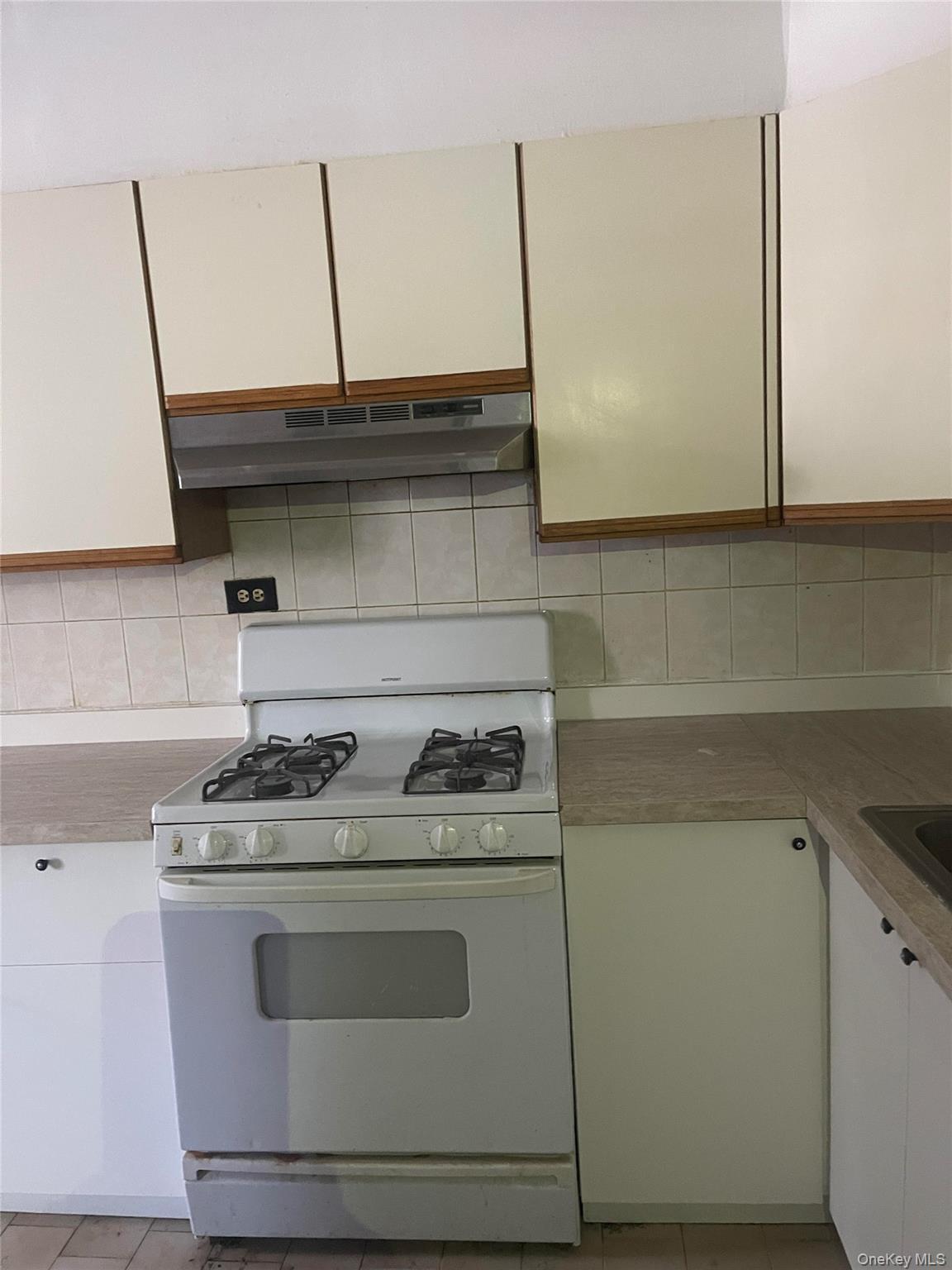 Apartment Melbourne  Queens, NY 11367, MLS-961312-6