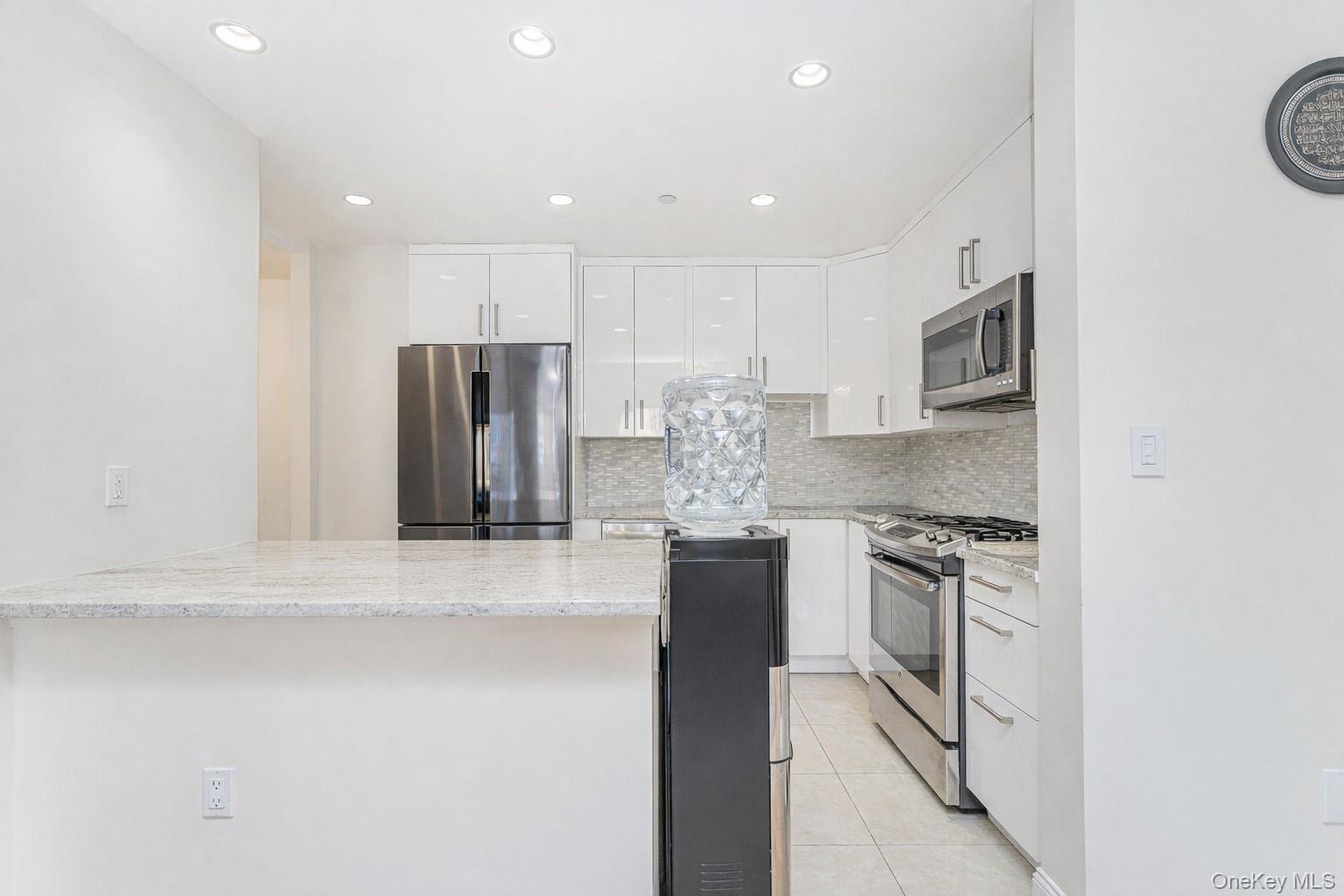 Condo Oceana  Brooklyn, NY 11235, MLS-961349-10