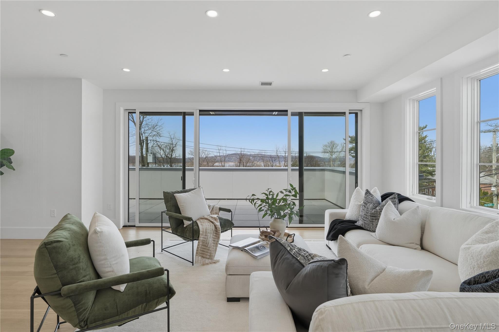 Condo Palisade  Westchester County, NY 10522, MLS-961391-20