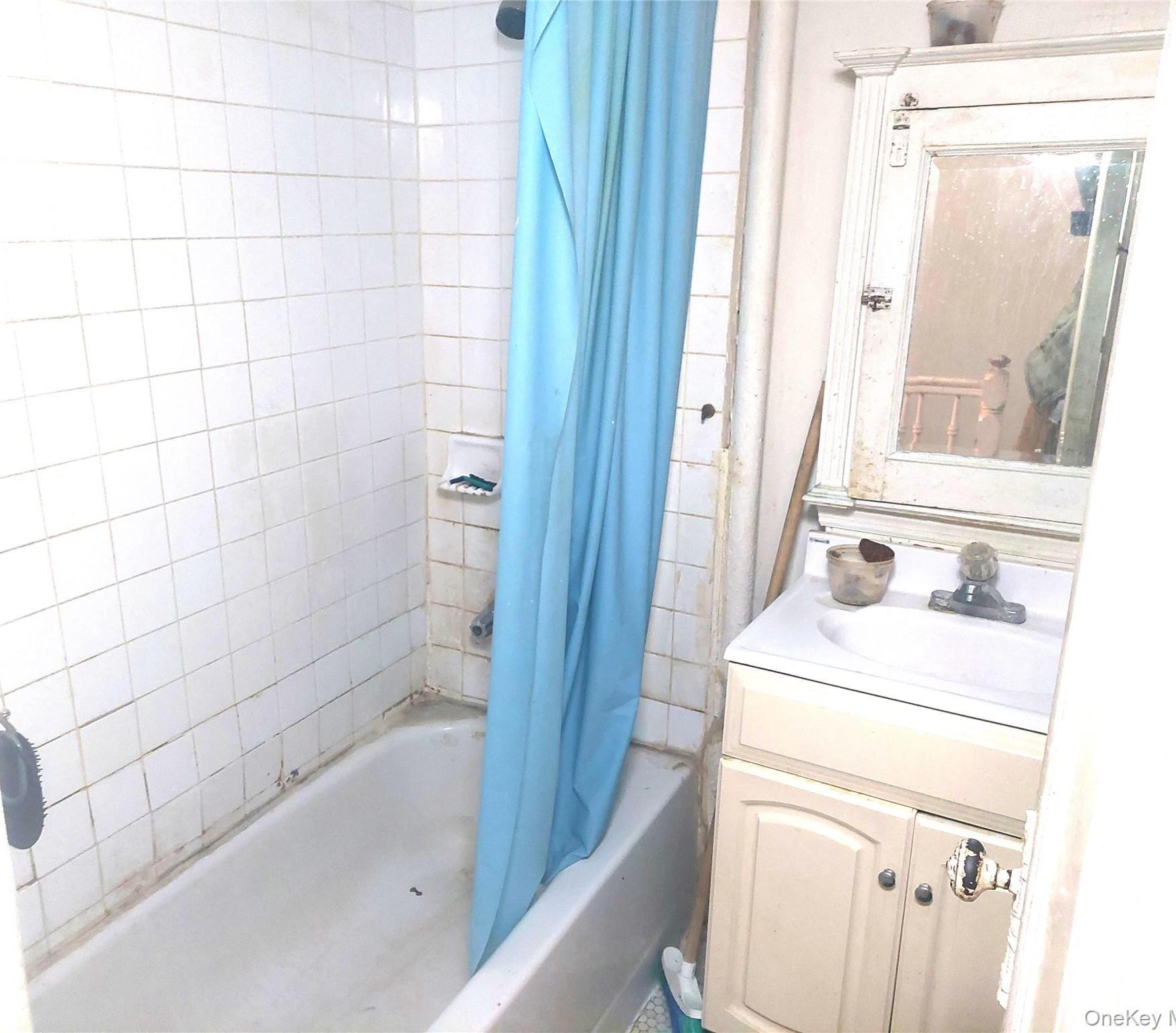 Single Family Grand  Bronx, NY 10468, MLS-961411-9