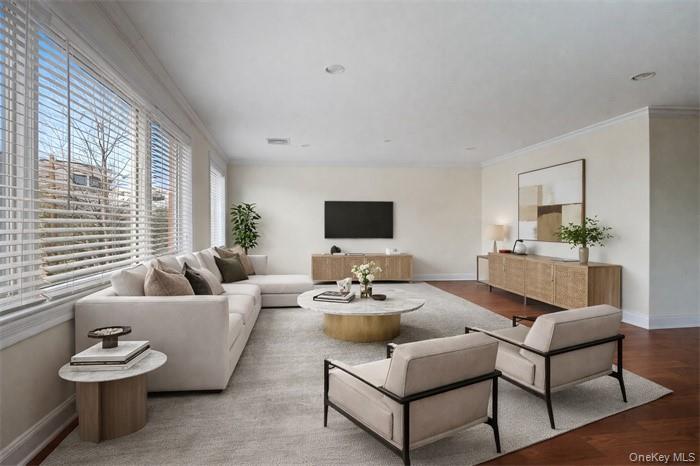 Condo Great Neck  Nassau County, NY 11021, MLS-961522-3