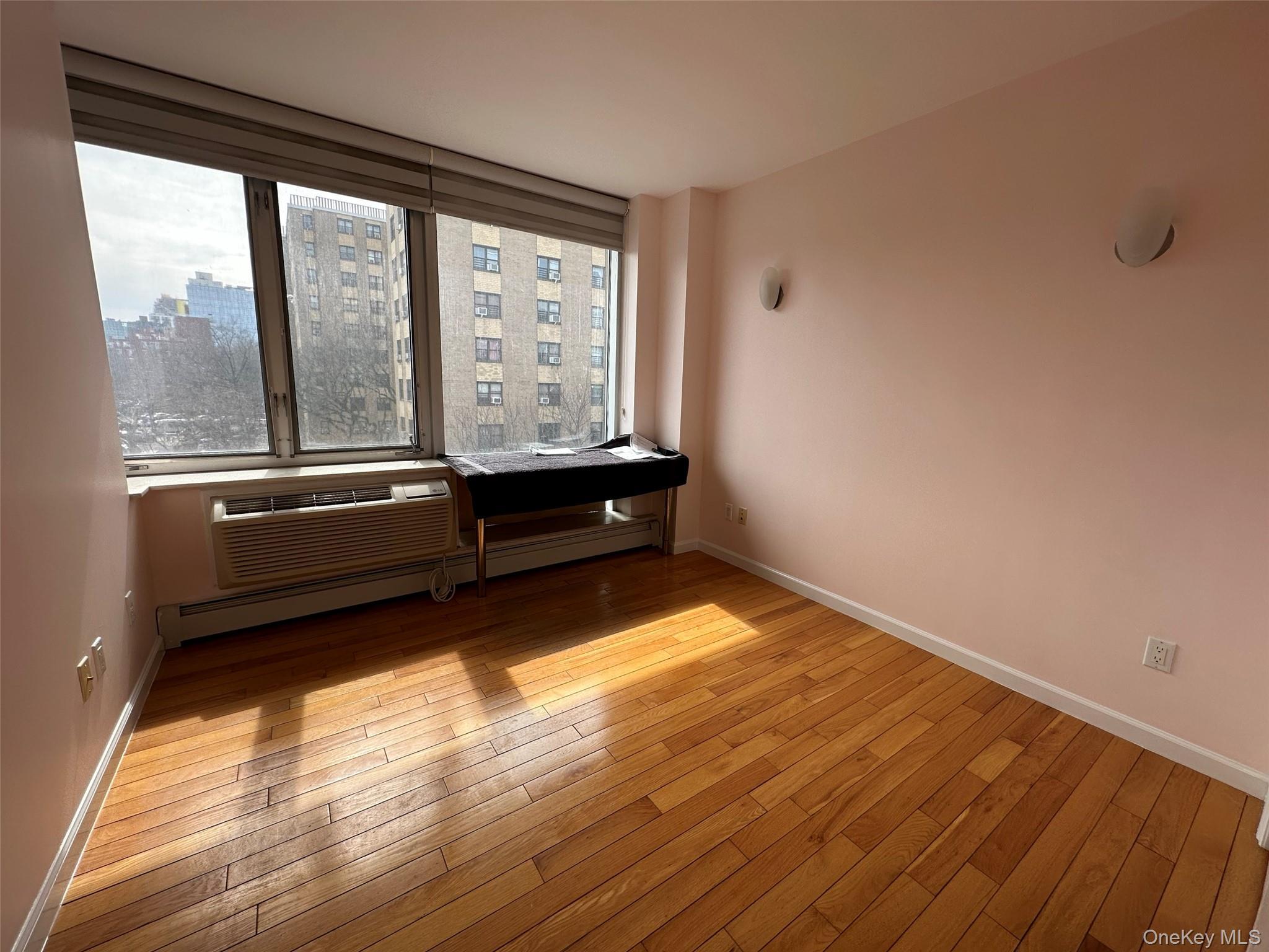 Condo Latimer  Queens, NY 11354, MLS-961561-6