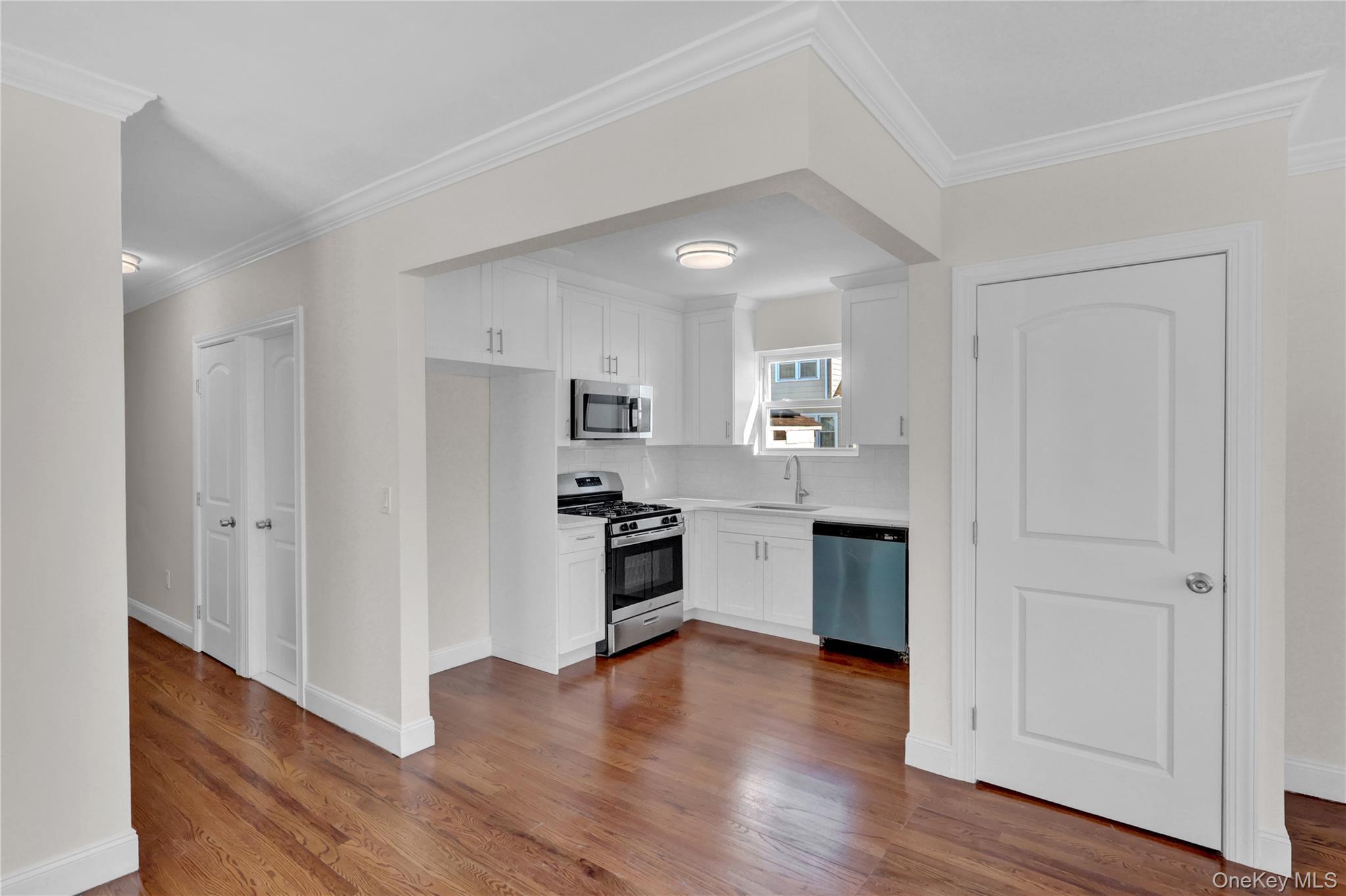 Single Family Caney  Queens, NY 11422, MLS-961563-7