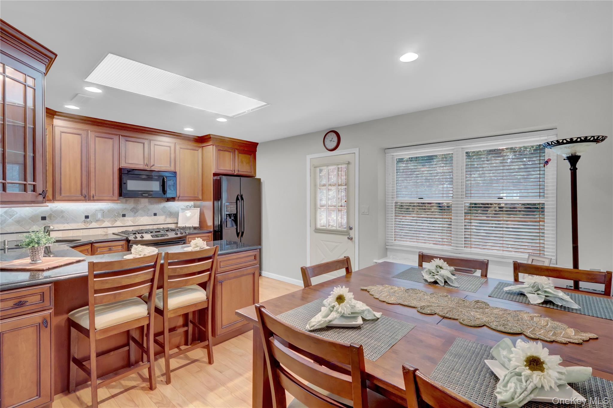 Condo Primrose  Suffolk County, NY 11703, MLS-961594-10