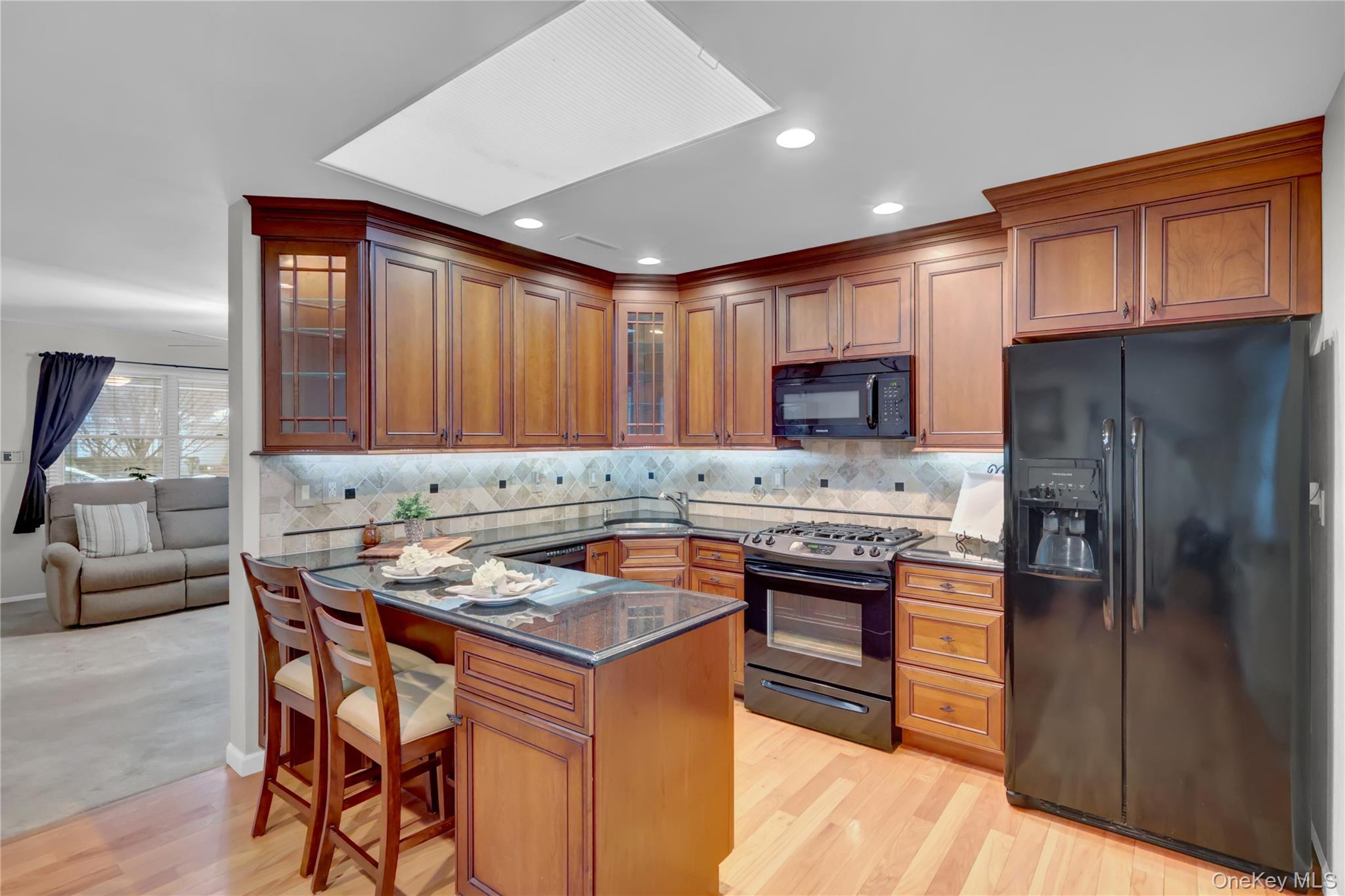 Condo Primrose  Suffolk County, NY 11703, MLS-961594-14