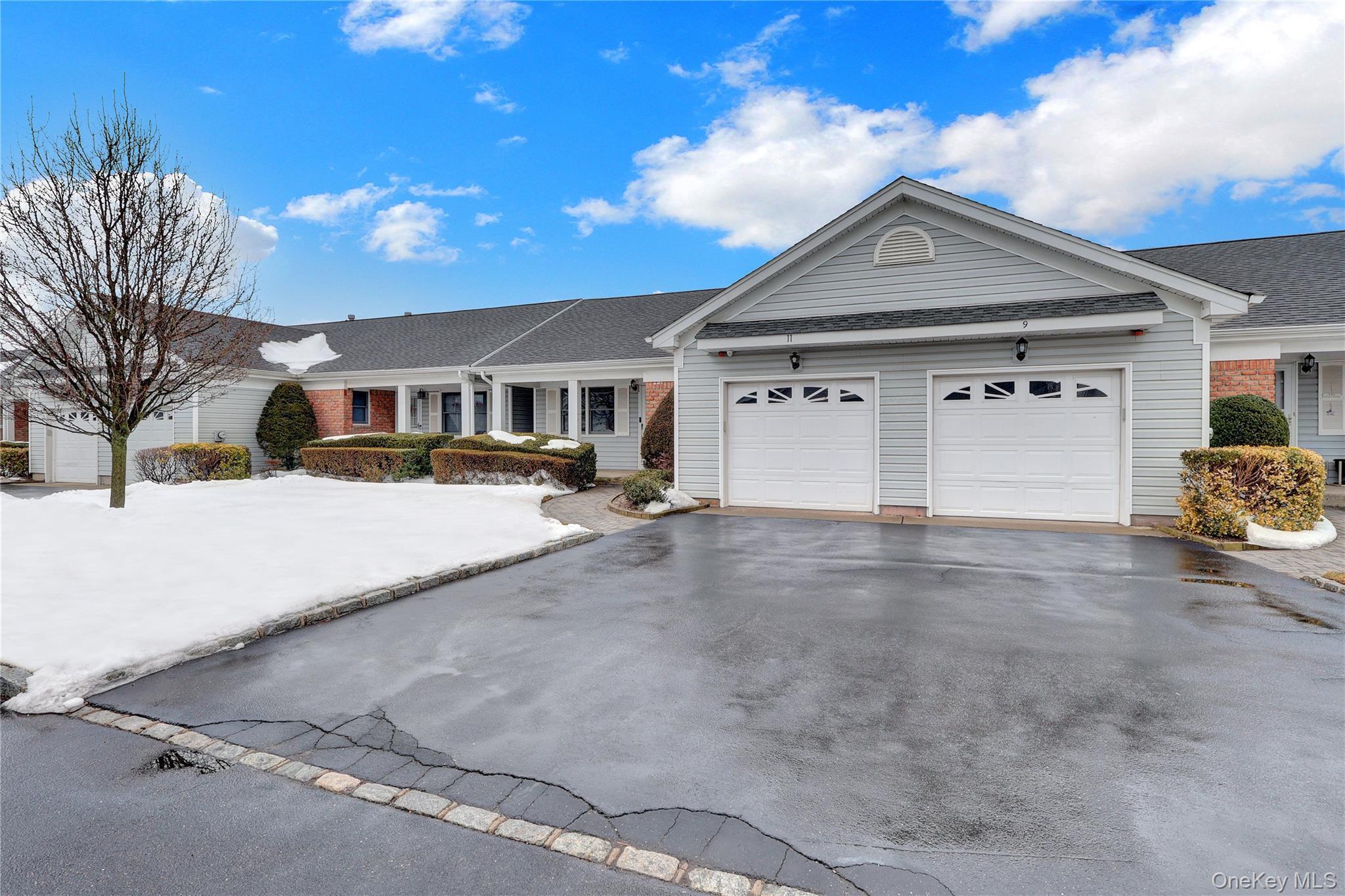 Condo Primrose  Suffolk County, NY 11703, MLS-961594-2