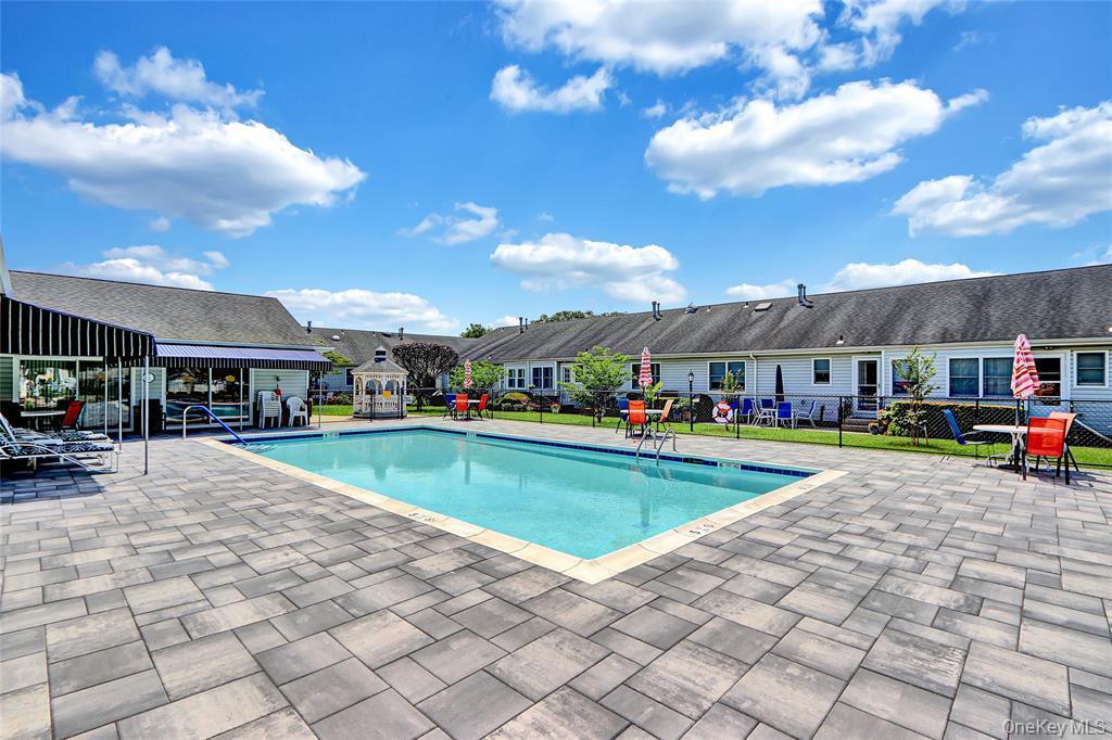 Condo Primrose  Suffolk County, NY 11703, MLS-961594-20