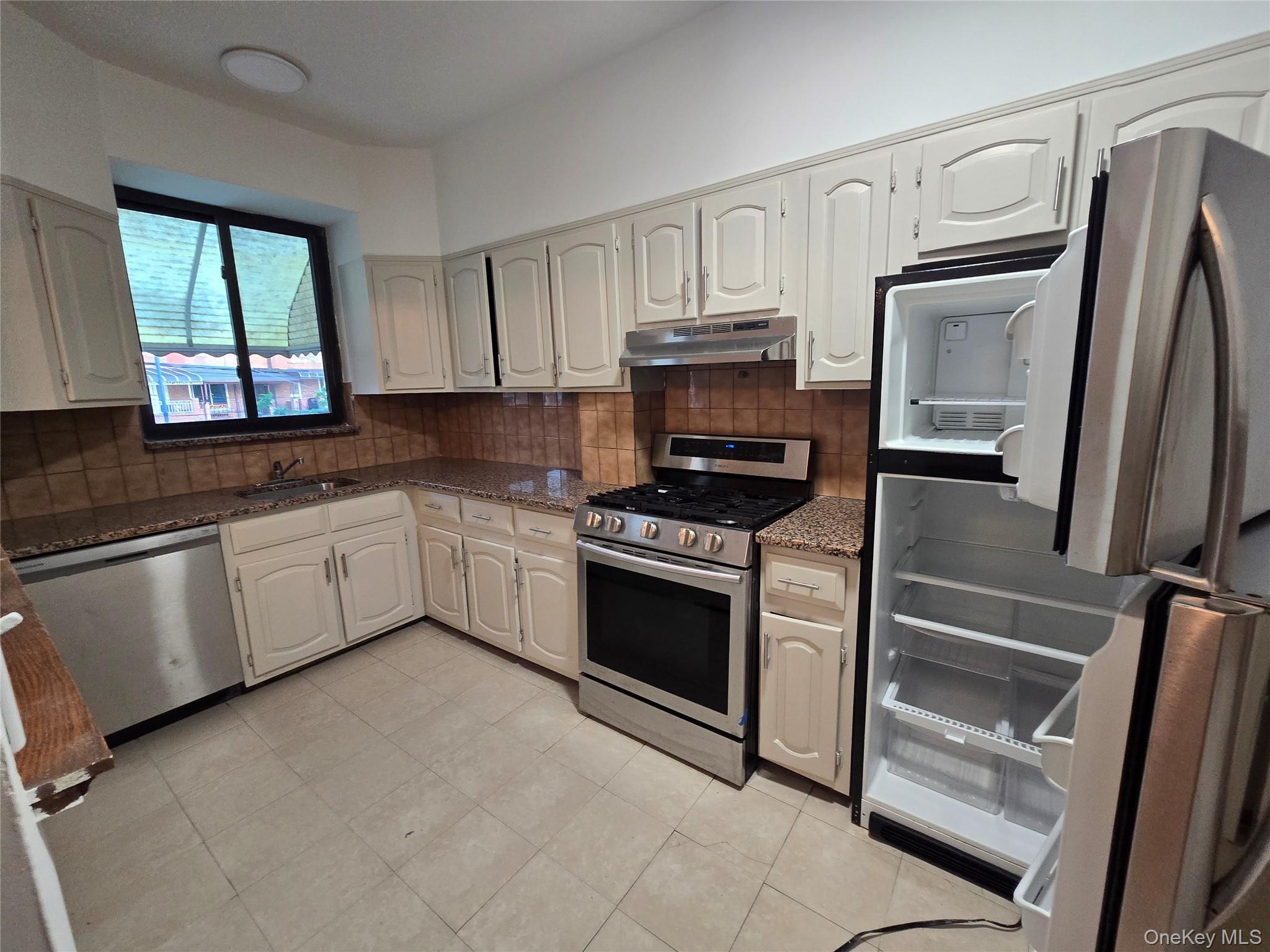 Single Family 50th  Queens, NY 11377, MLS-961634-17