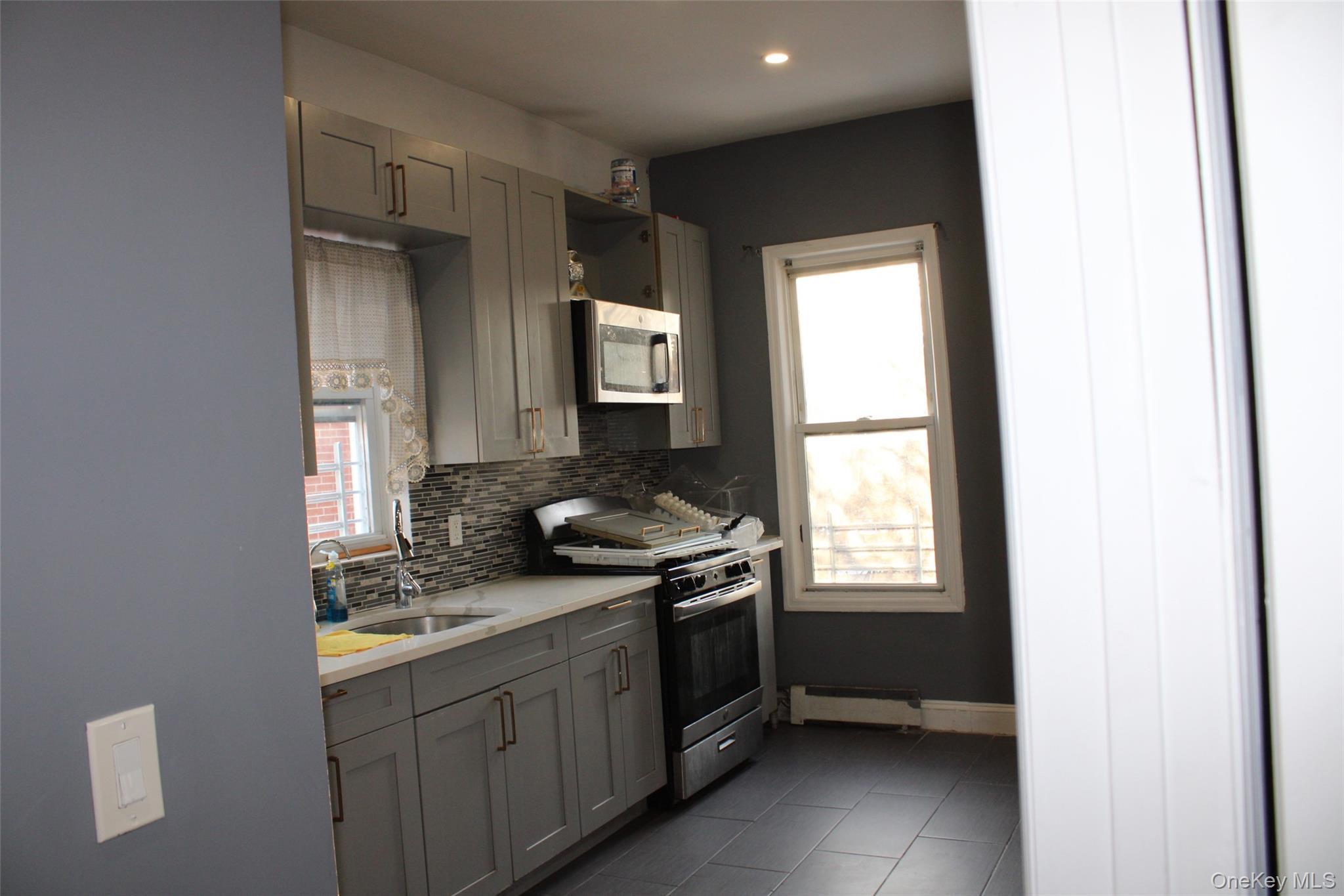 Single Family Victor  Bronx, NY 10462, MLS-961640-2