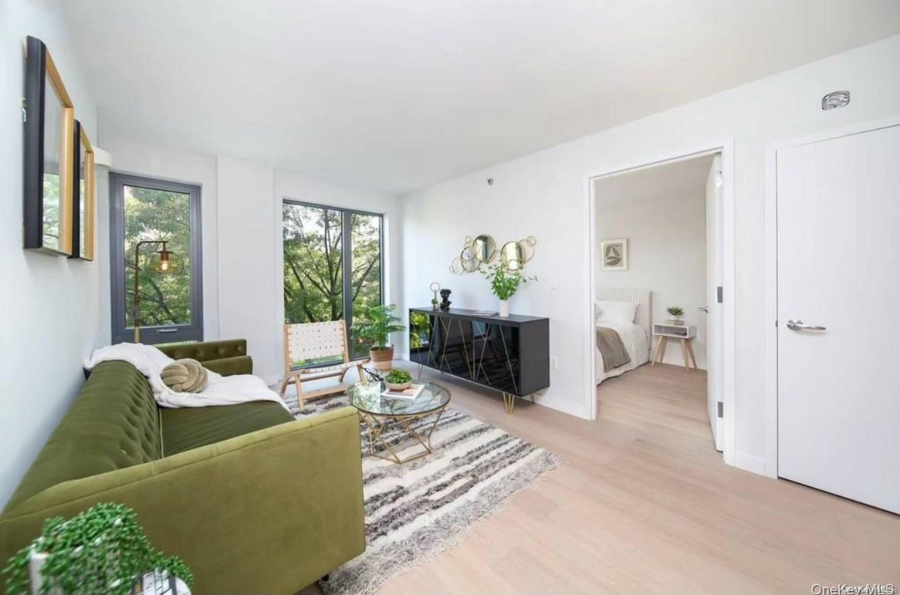 Condo 41st  Queens, NY 11355, MLS-961685-2