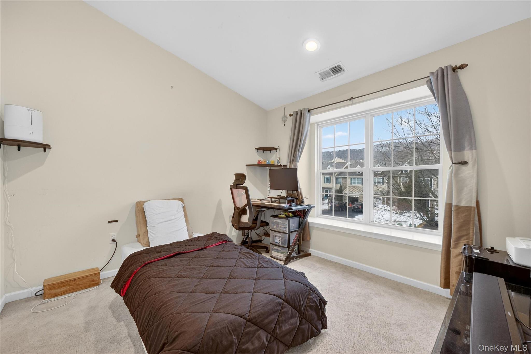 Condo Cold Spring  Dutchess County, NY 12524, MLS-961725-30