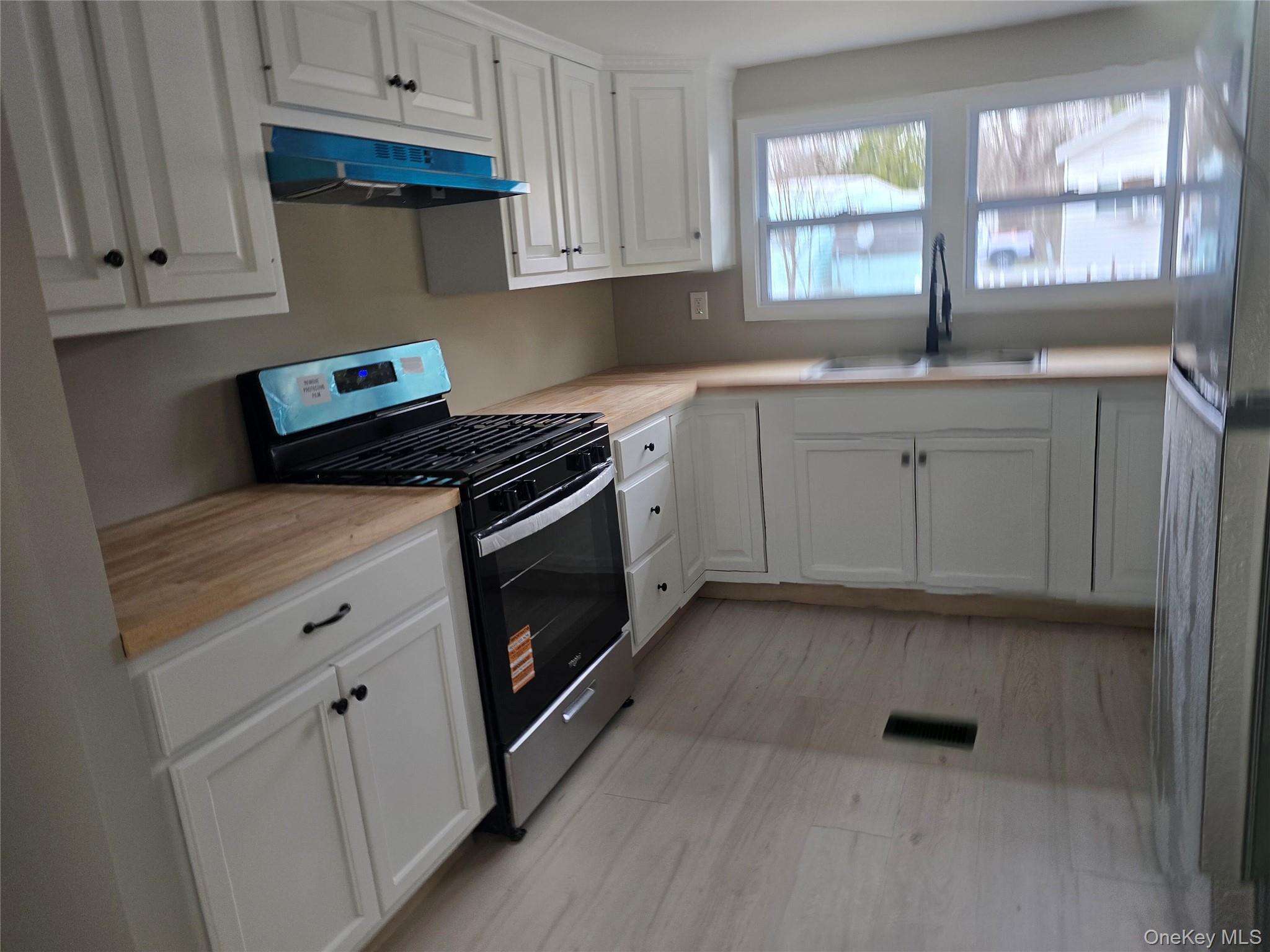 Single Family Jennifer  Dutchess County, NY 12601, MLS-961751-12