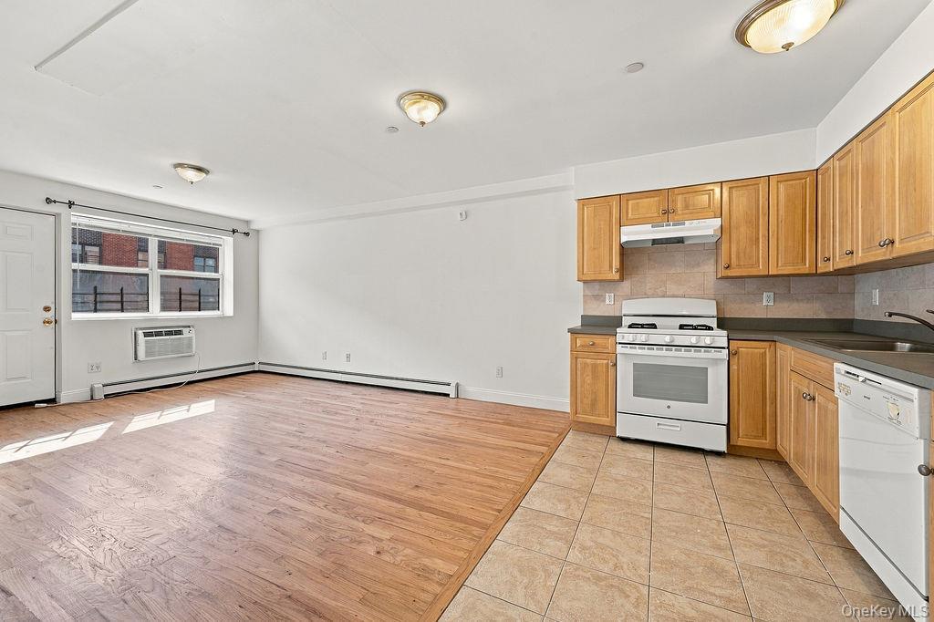Single Family 34th Avenue Queens, NY 11354, MLS-961771-16