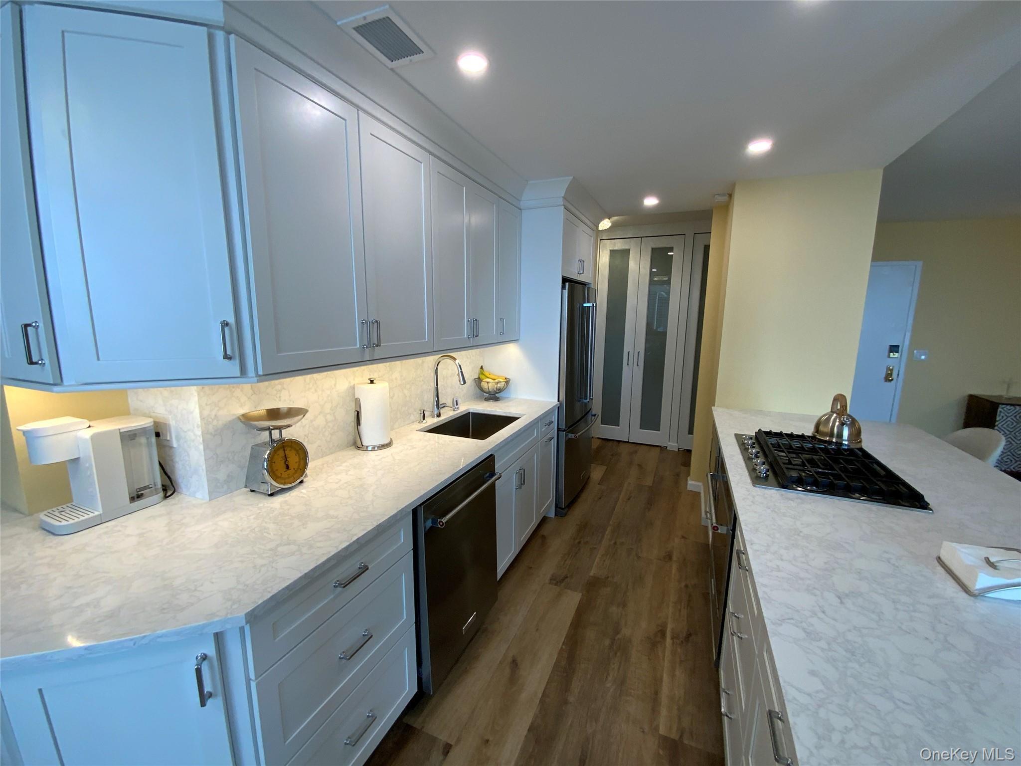 Coop Grand Central Queens, NY 11005, MLS-961821-13