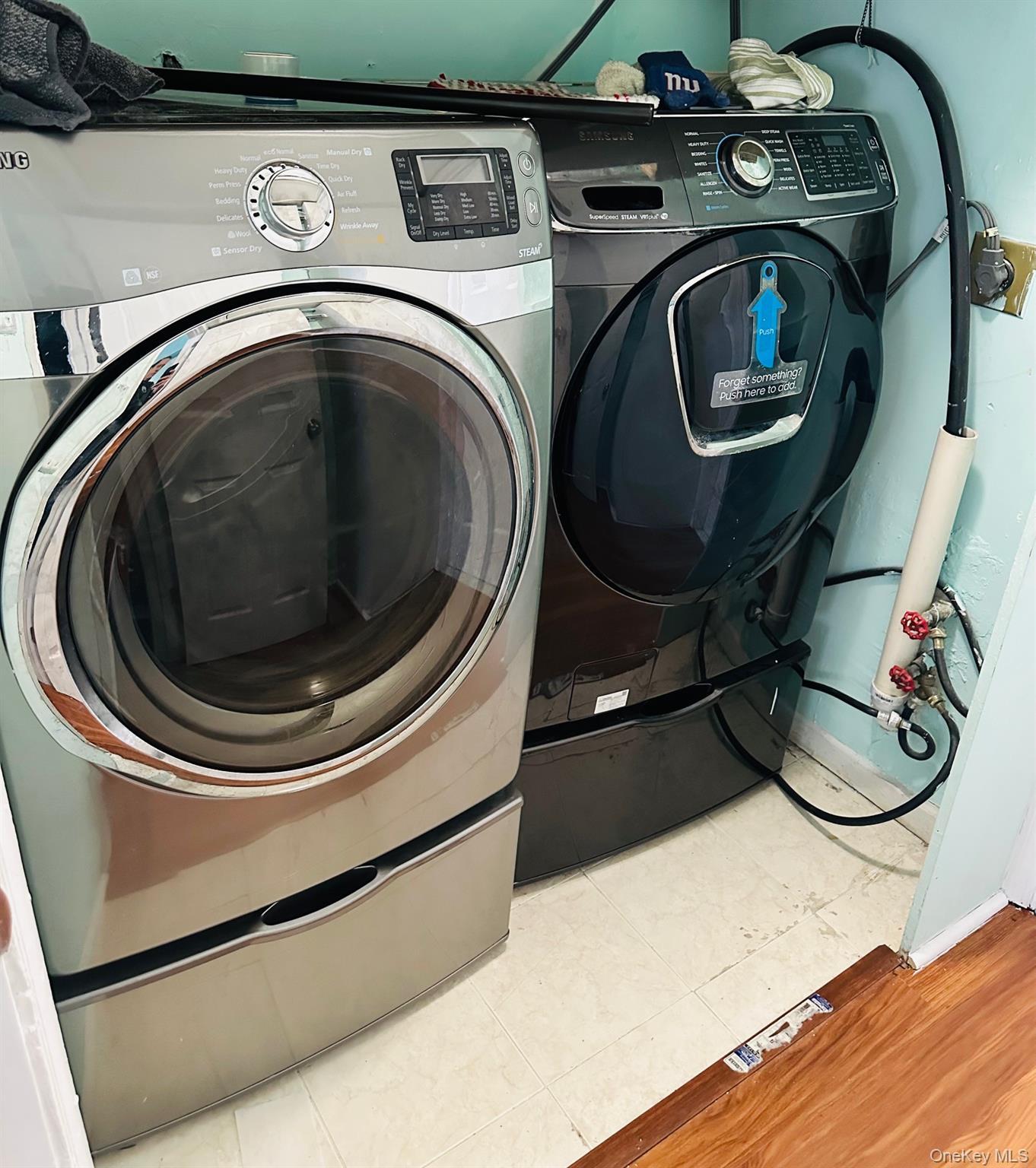 Condo Schofield  Bronx, NY 10464, MLS-961839-23