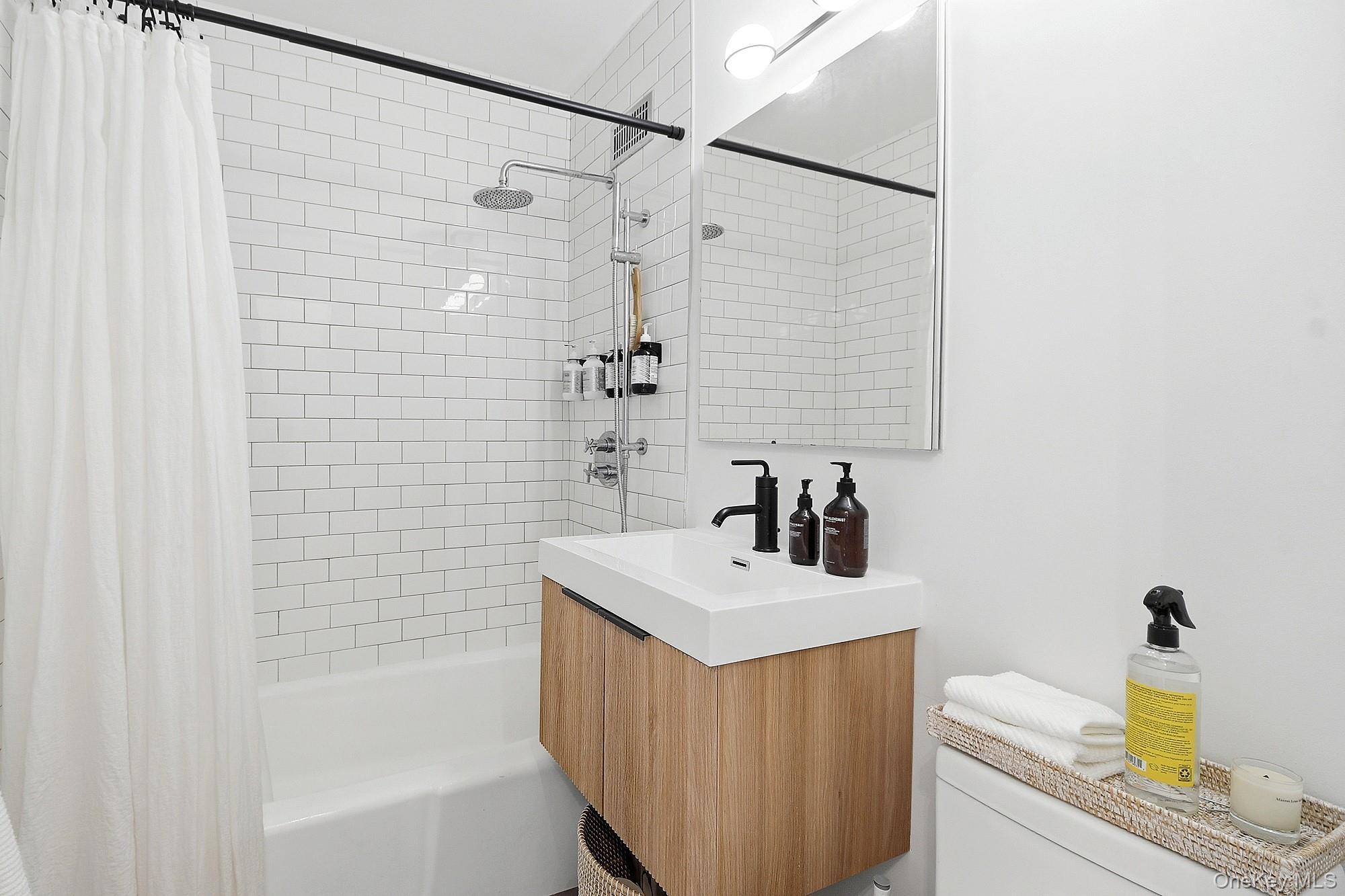 Coop Johnson  Bronx, NY 10463, MLS-961899-6