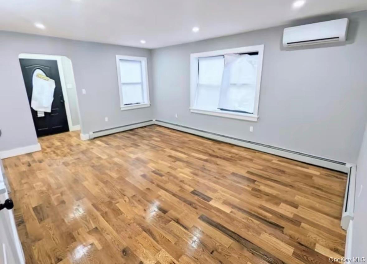 Single Family Springfield  Queens, NY 11413, MLS-961916-3