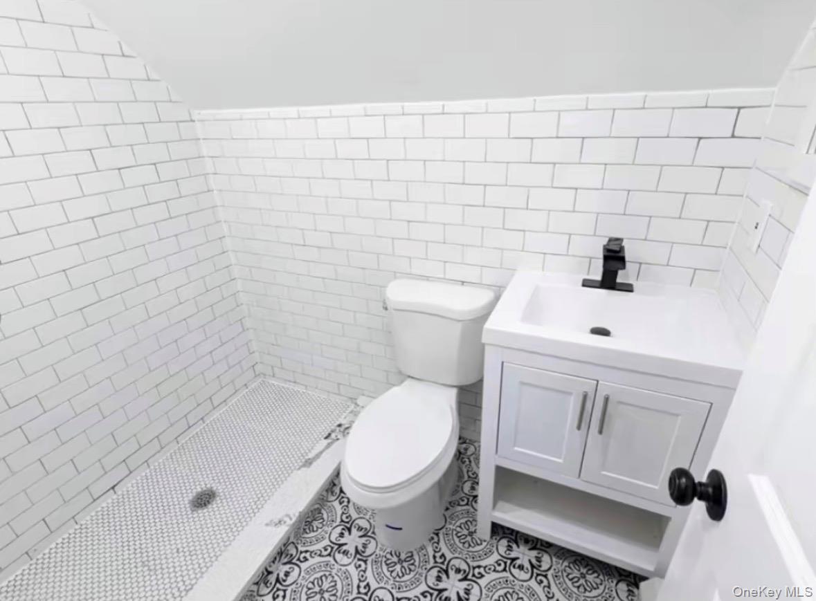 Single Family Springfield  Queens, NY 11413, MLS-961916-8