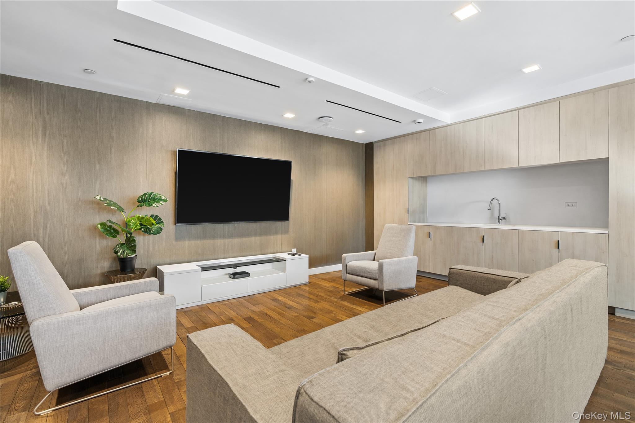 Condo 35th  Queens, NY 11106, MLS-961939-11