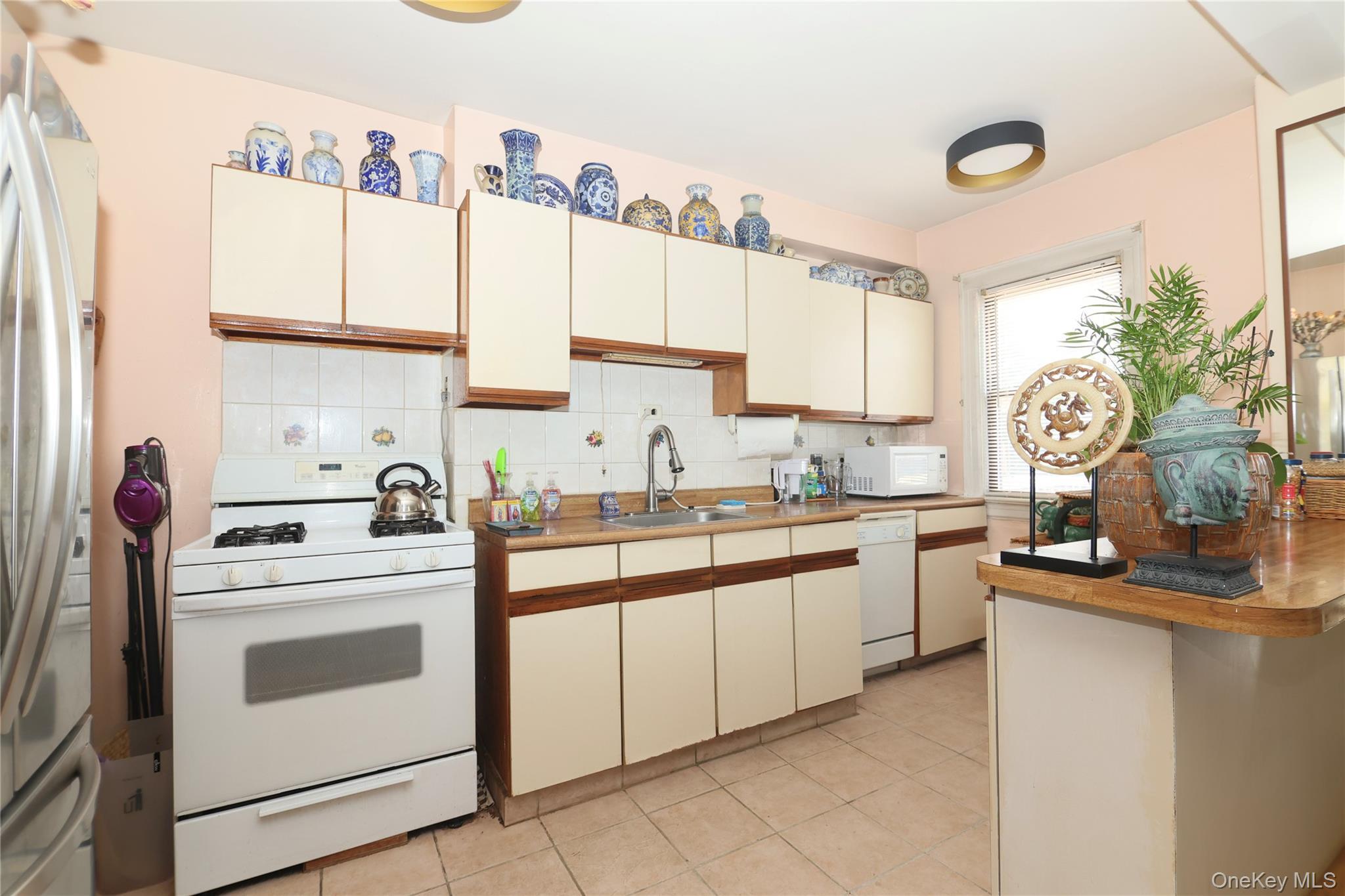 Single Family Westervelt  Bronx, NY 10469, MLS-962049-8