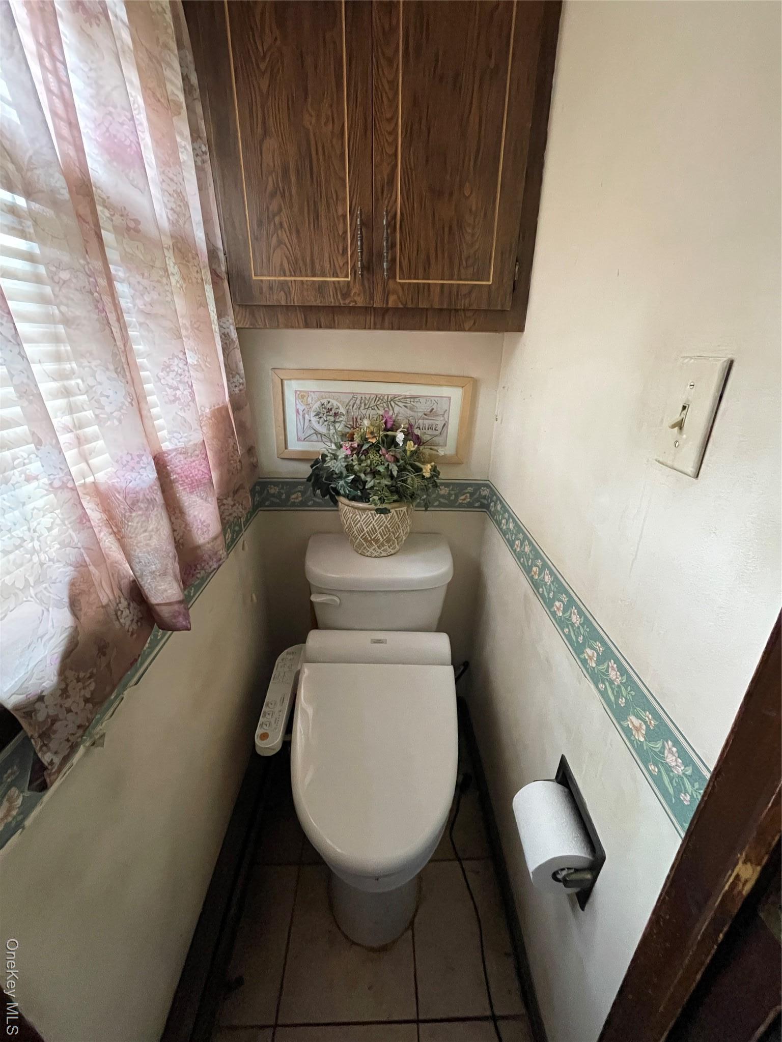 Single Family Putnam  Nassau County, NY 11563, MLS-962060-10