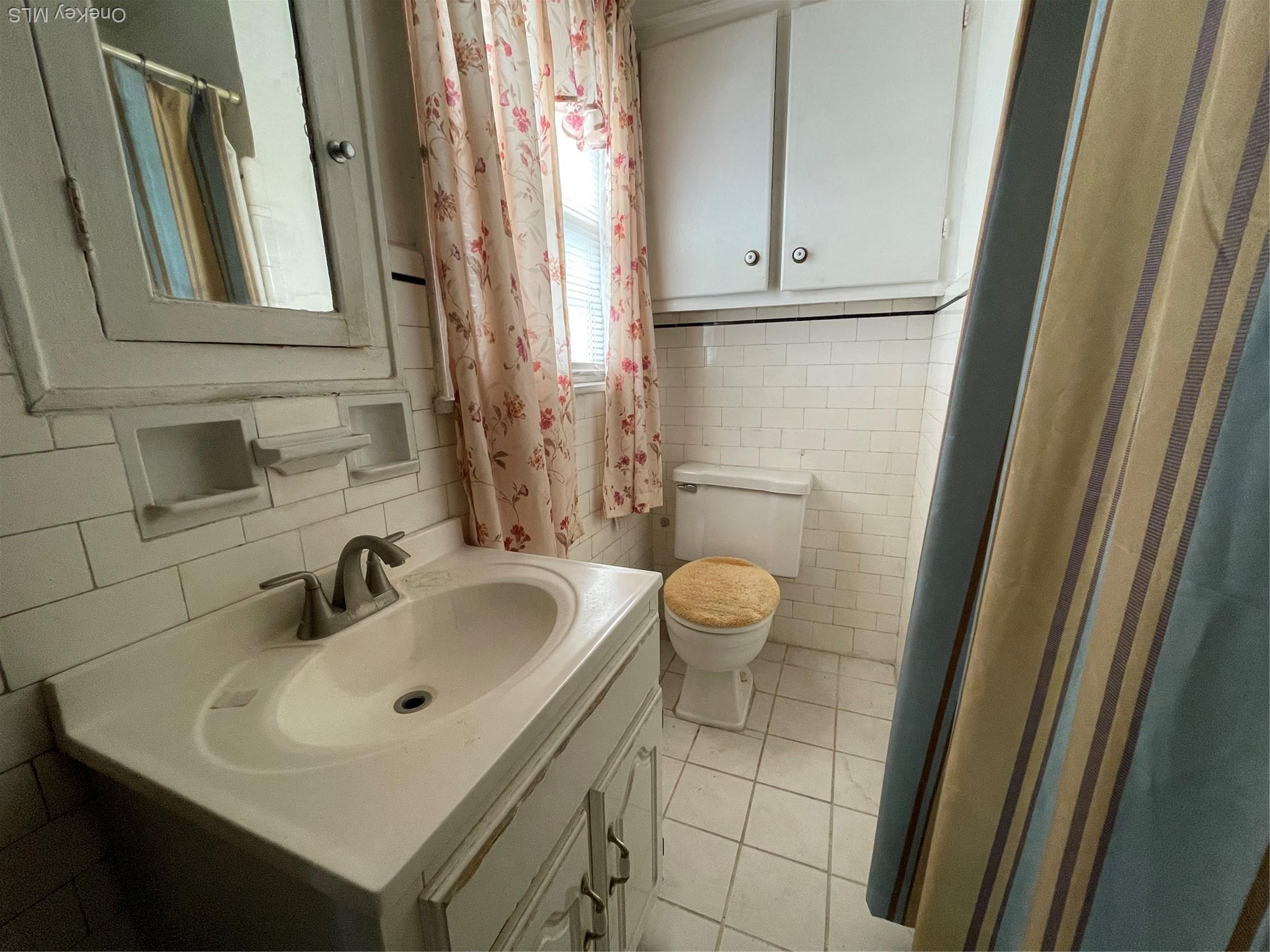 Single Family Putnam  Nassau County, NY 11563, MLS-962060-13